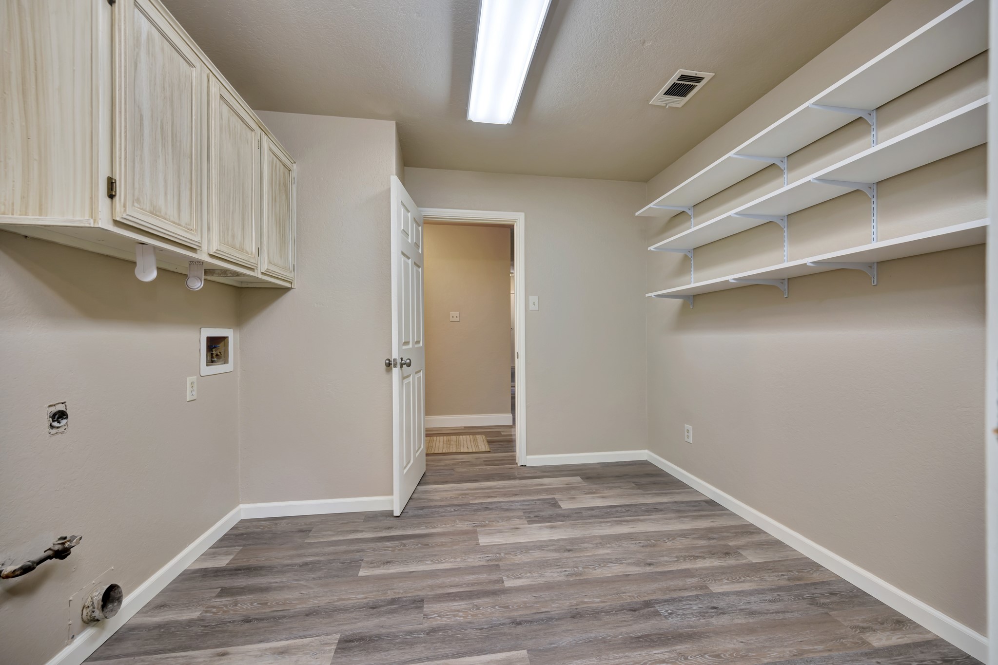 4729 Oarlock Drive