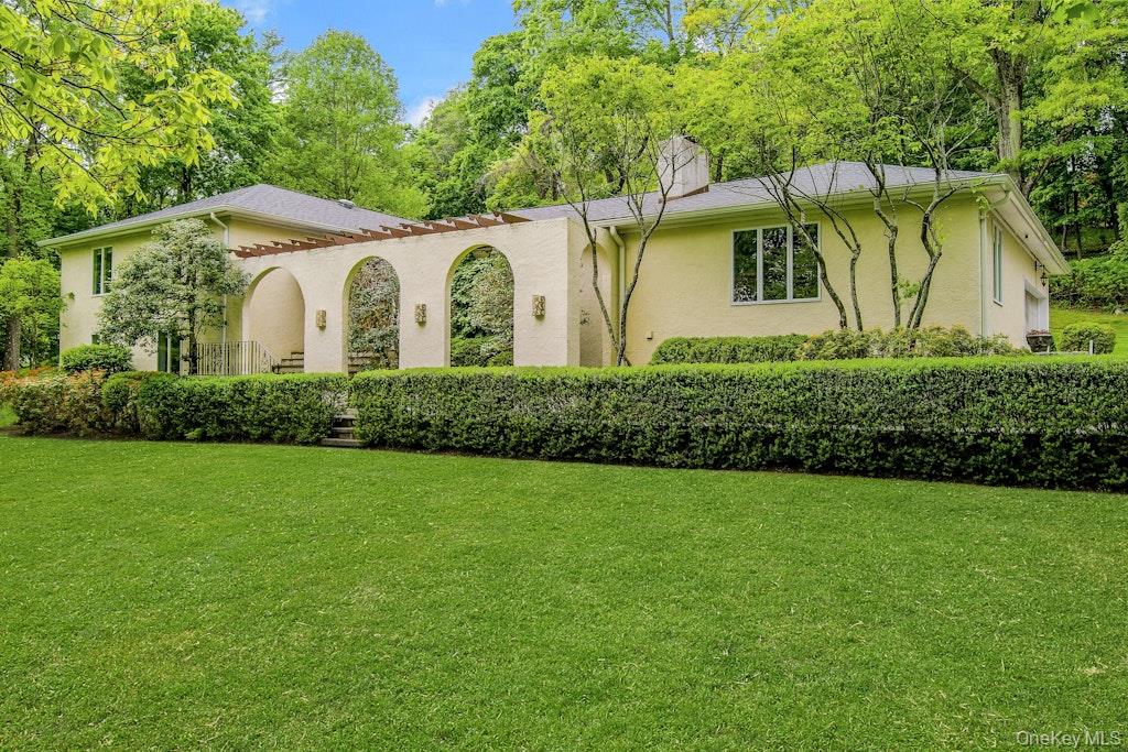 77 Central Drive