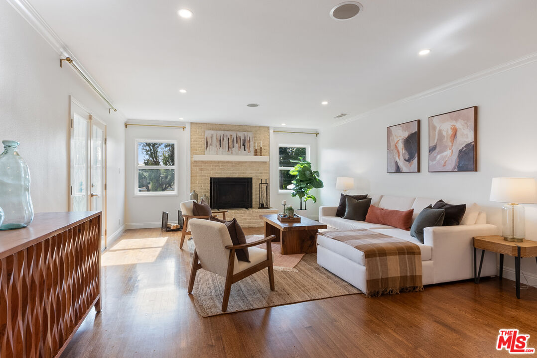 4180 Mount Vernon Dr