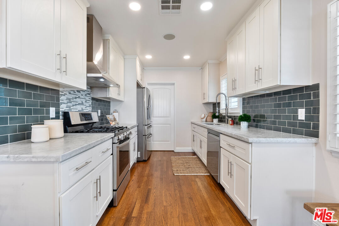 4180 Mount Vernon Dr