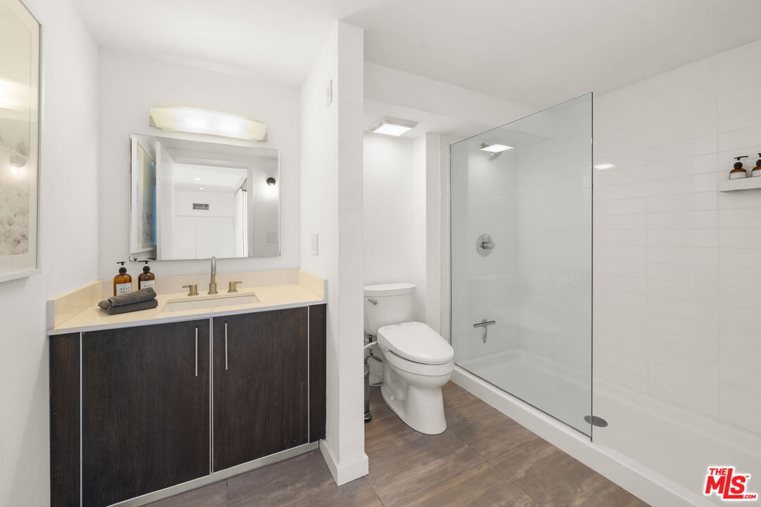 4215 Glencoe Ave Unit: 410