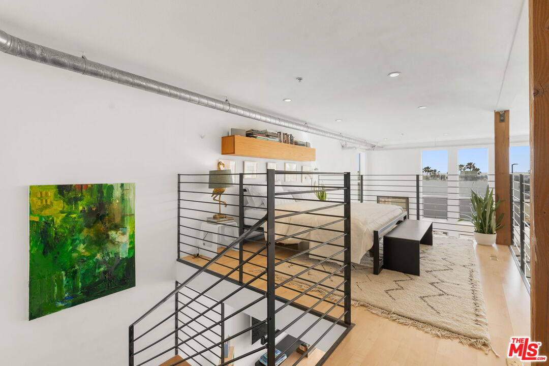 4215 Glencoe Ave Unit: 410