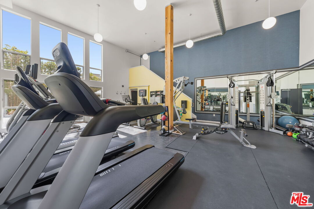 4215 Glencoe Ave Unit: 410