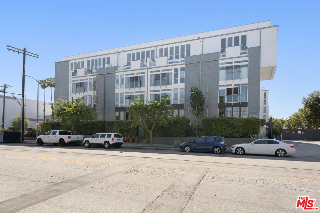 4215 Glencoe Ave Unit: 410