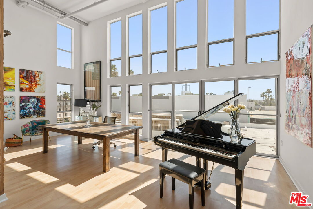 4215 Glencoe Ave Unit: 410