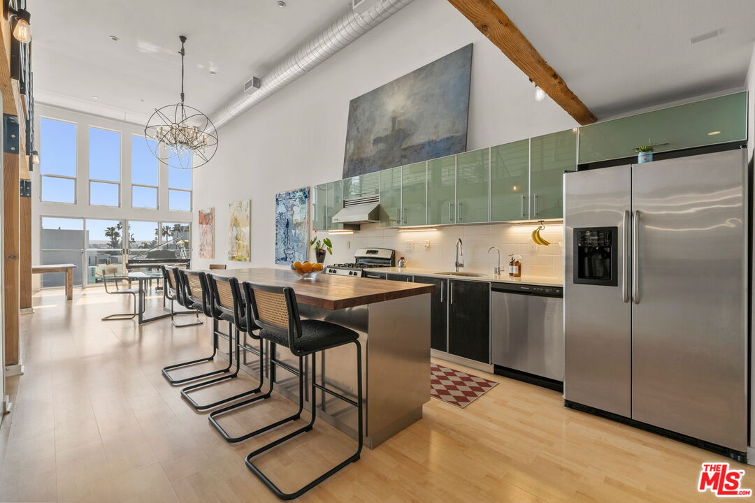 4215 Glencoe Ave Unit: 410