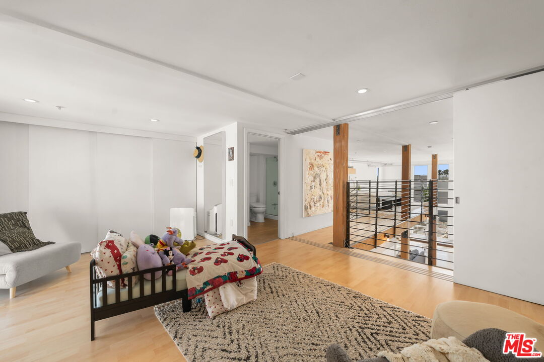 4215 Glencoe Ave Unit: 410