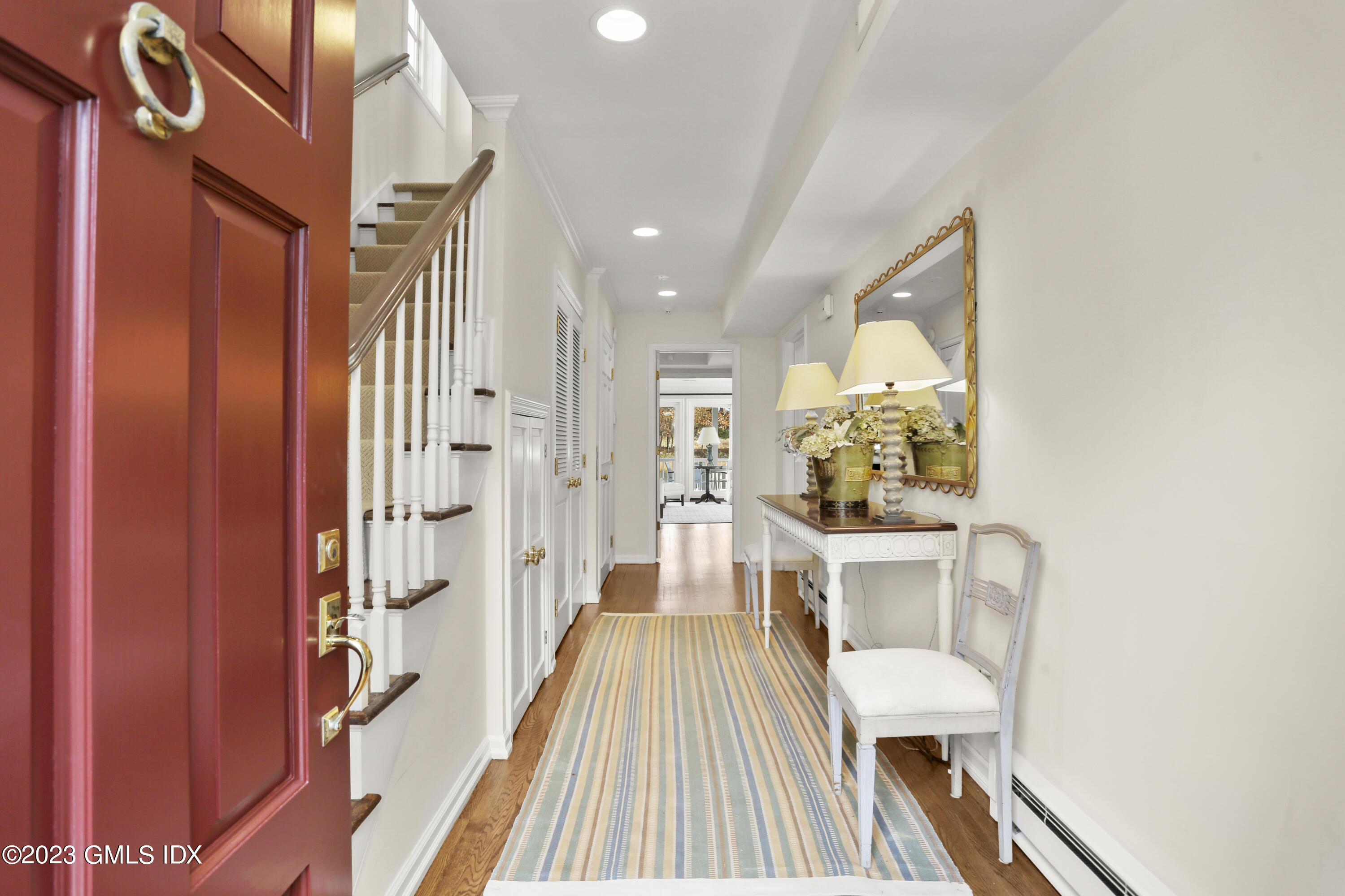 633 Steamboat Road, 5