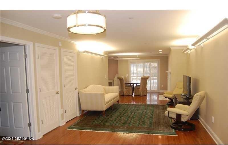 51 Forest Avenue, 71