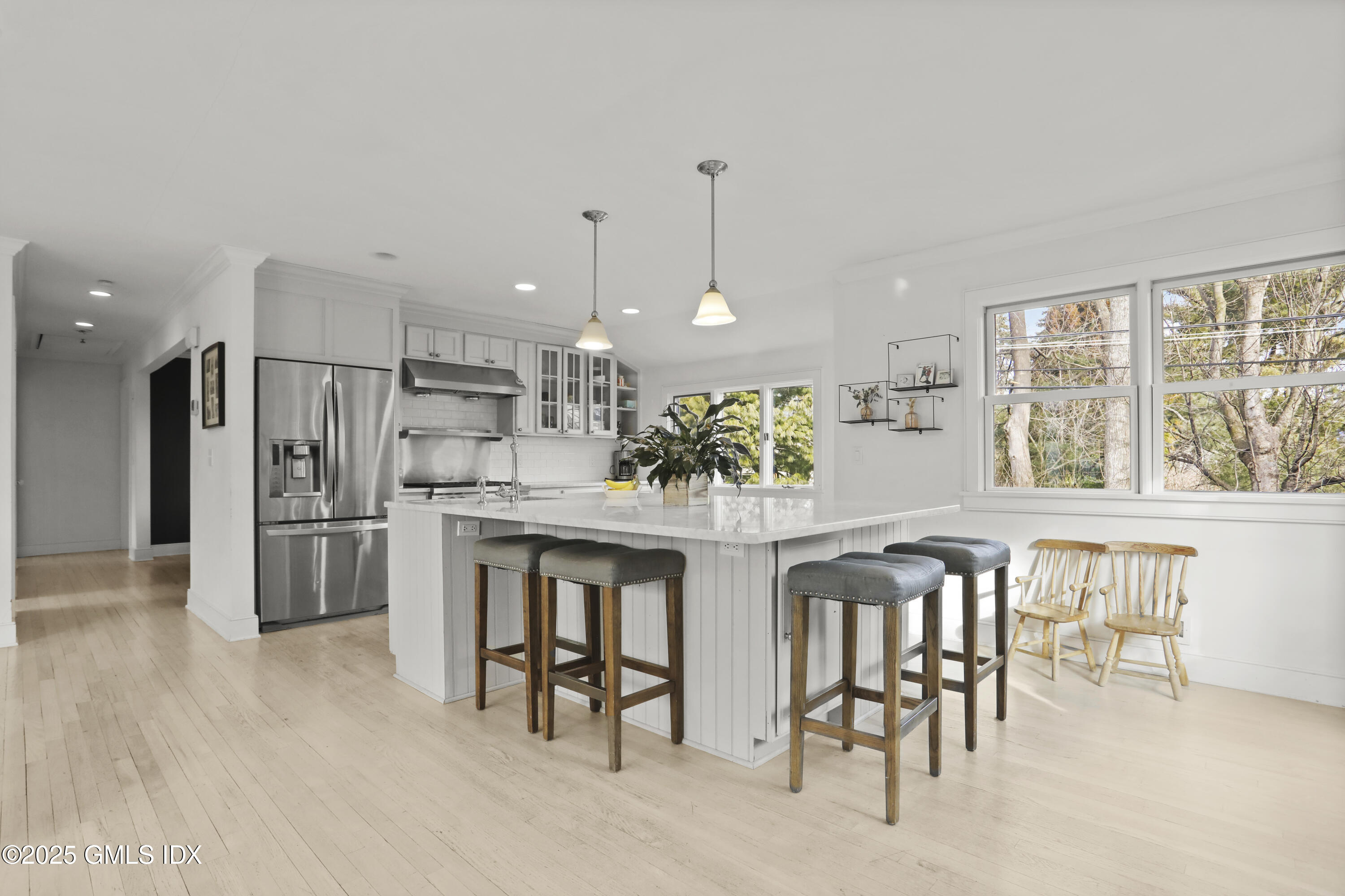 6 Meadowbank Road