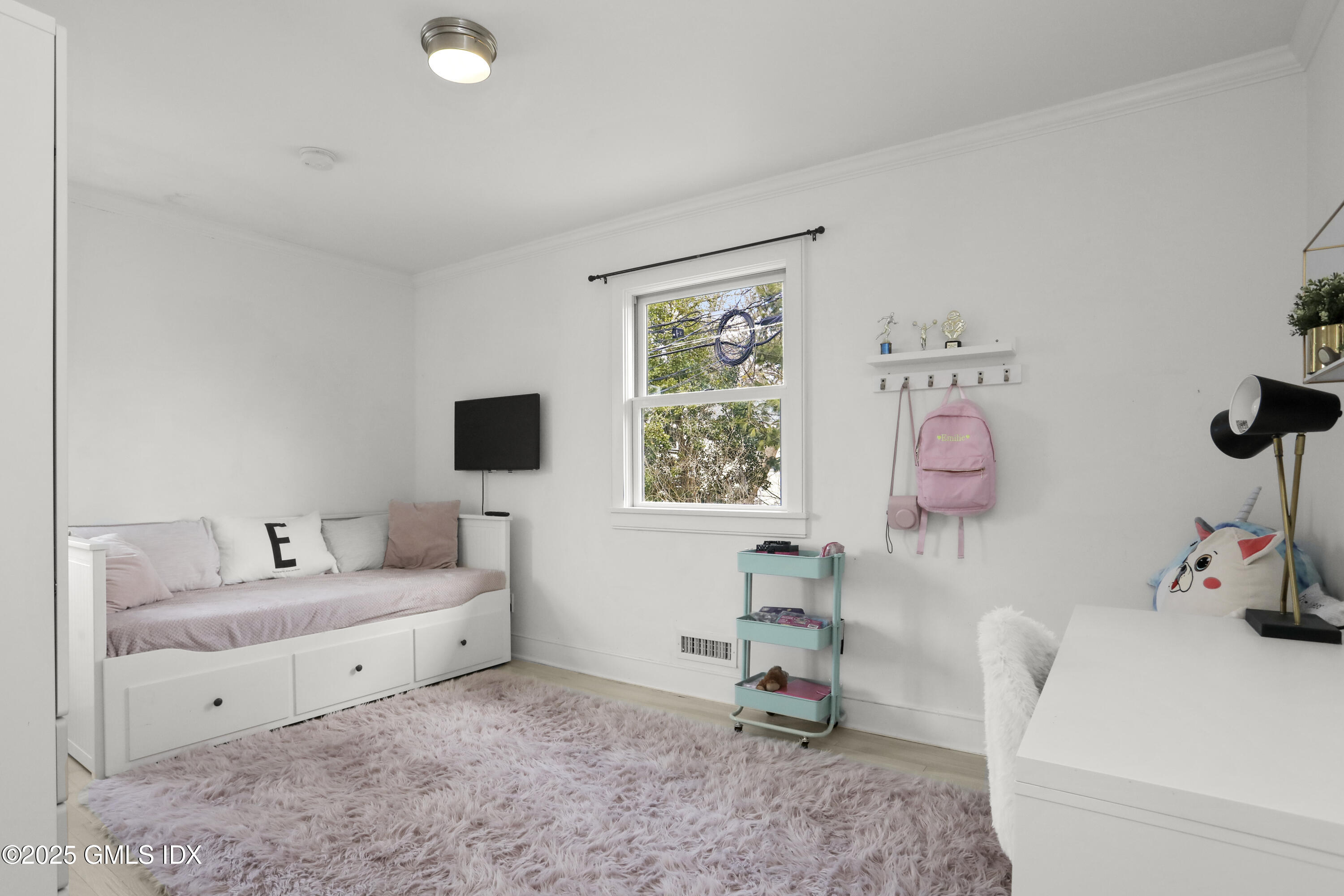 6 Meadowbank Road