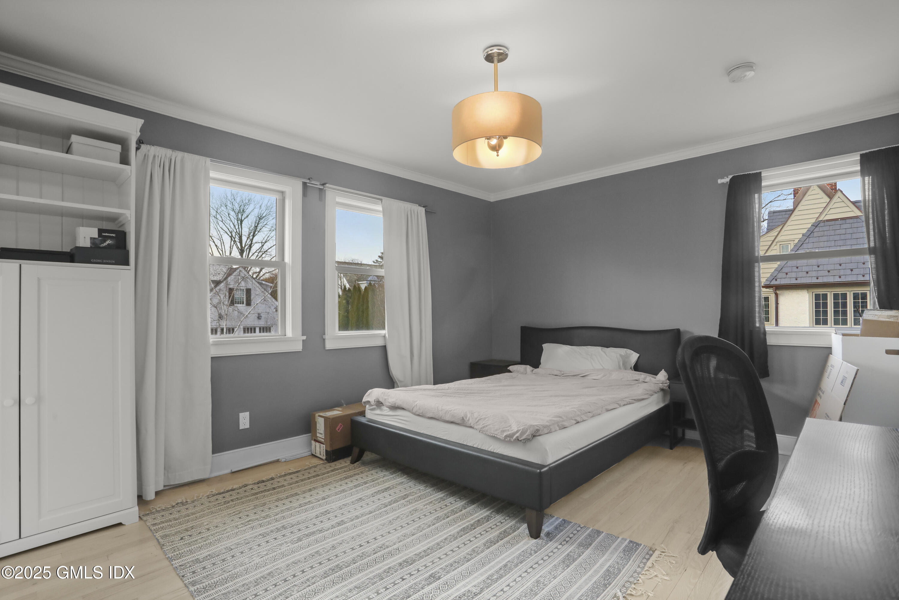 6 Meadowbank Road