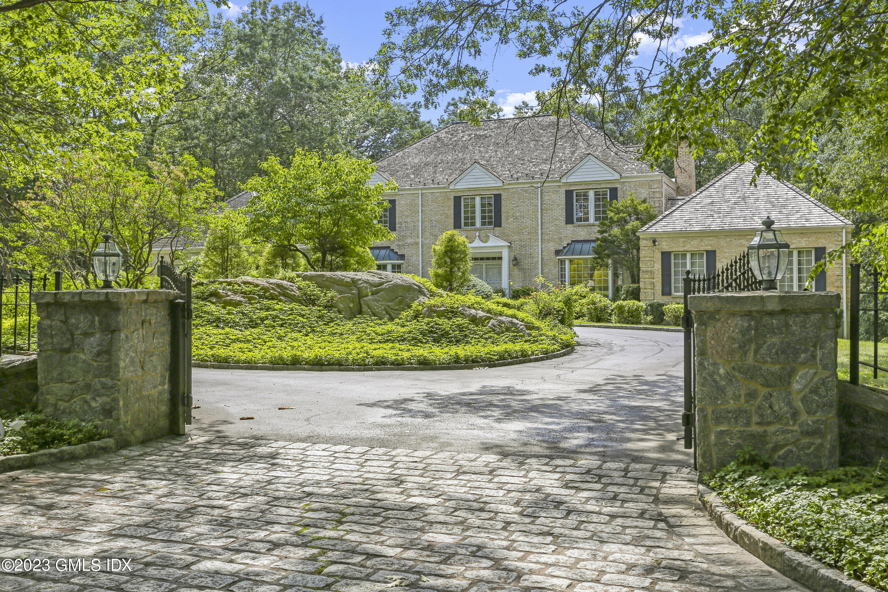 4 Mountain Laurel Drive
