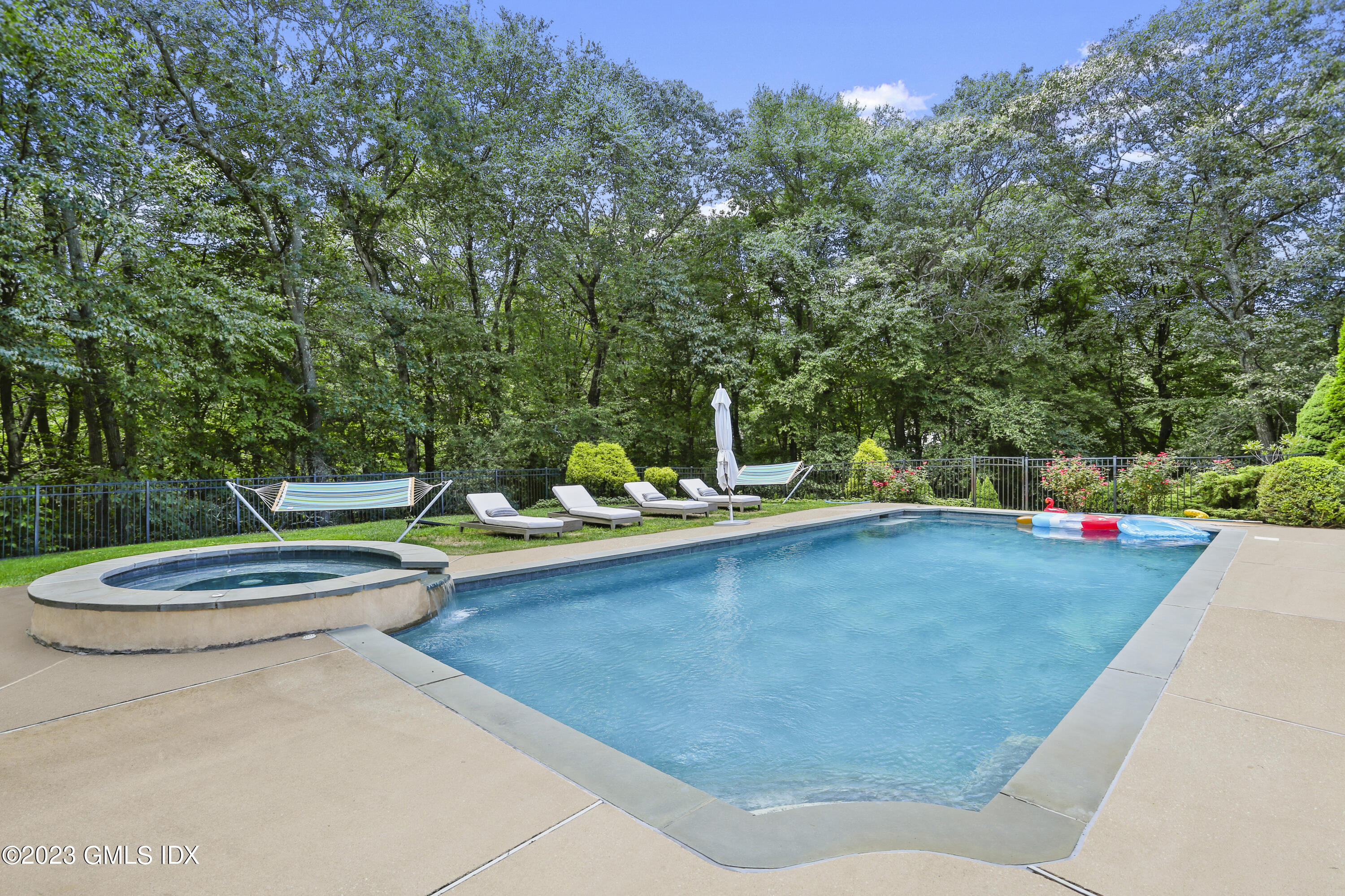 4 Mountain Laurel Drive
