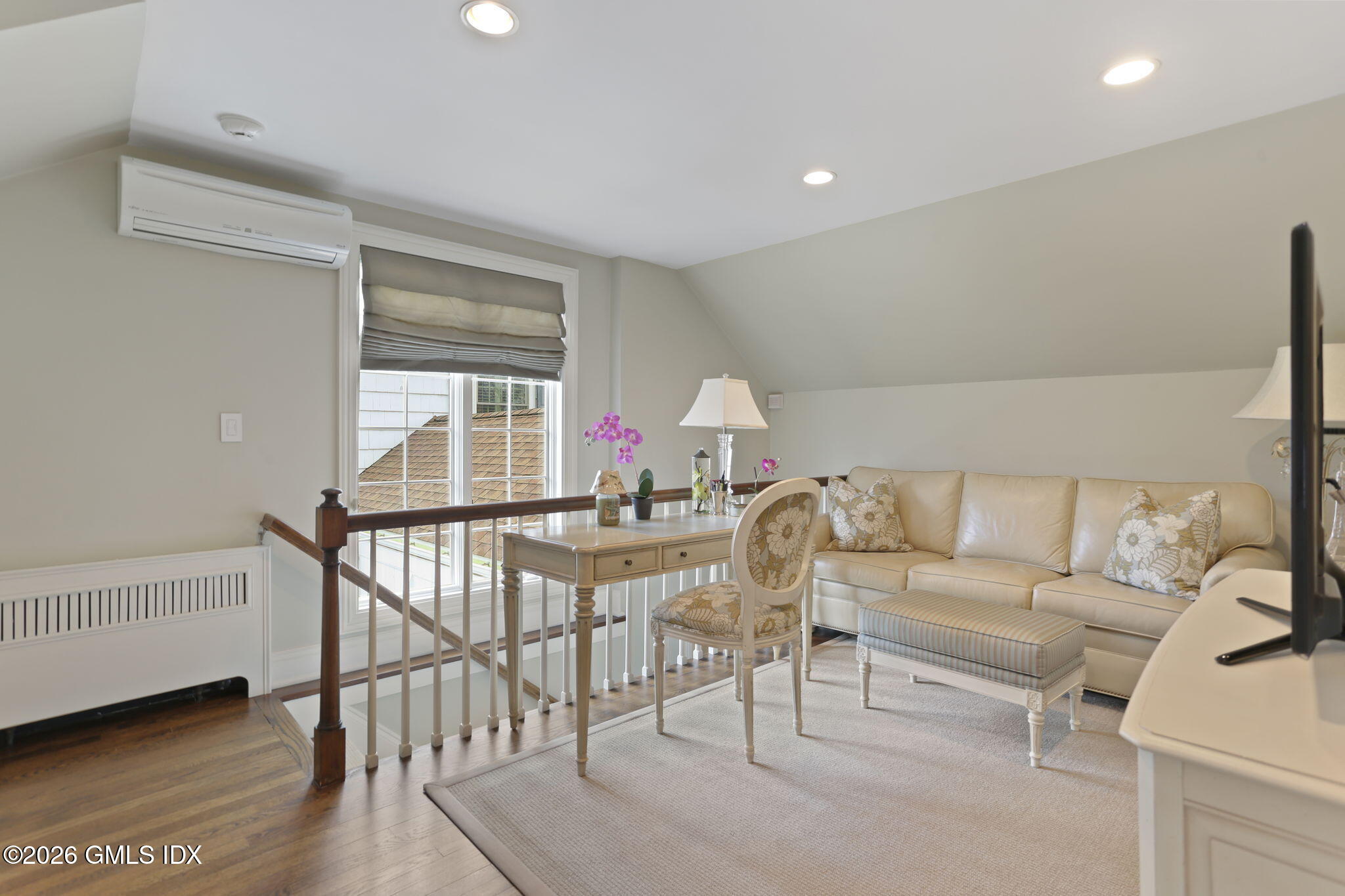 25 Lakewood Circle North