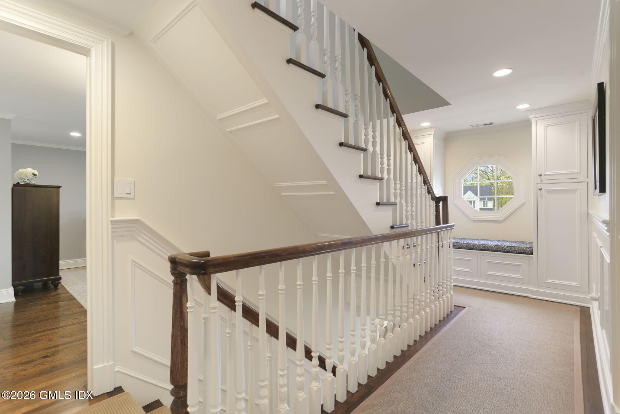 25 Lakewood Circle North