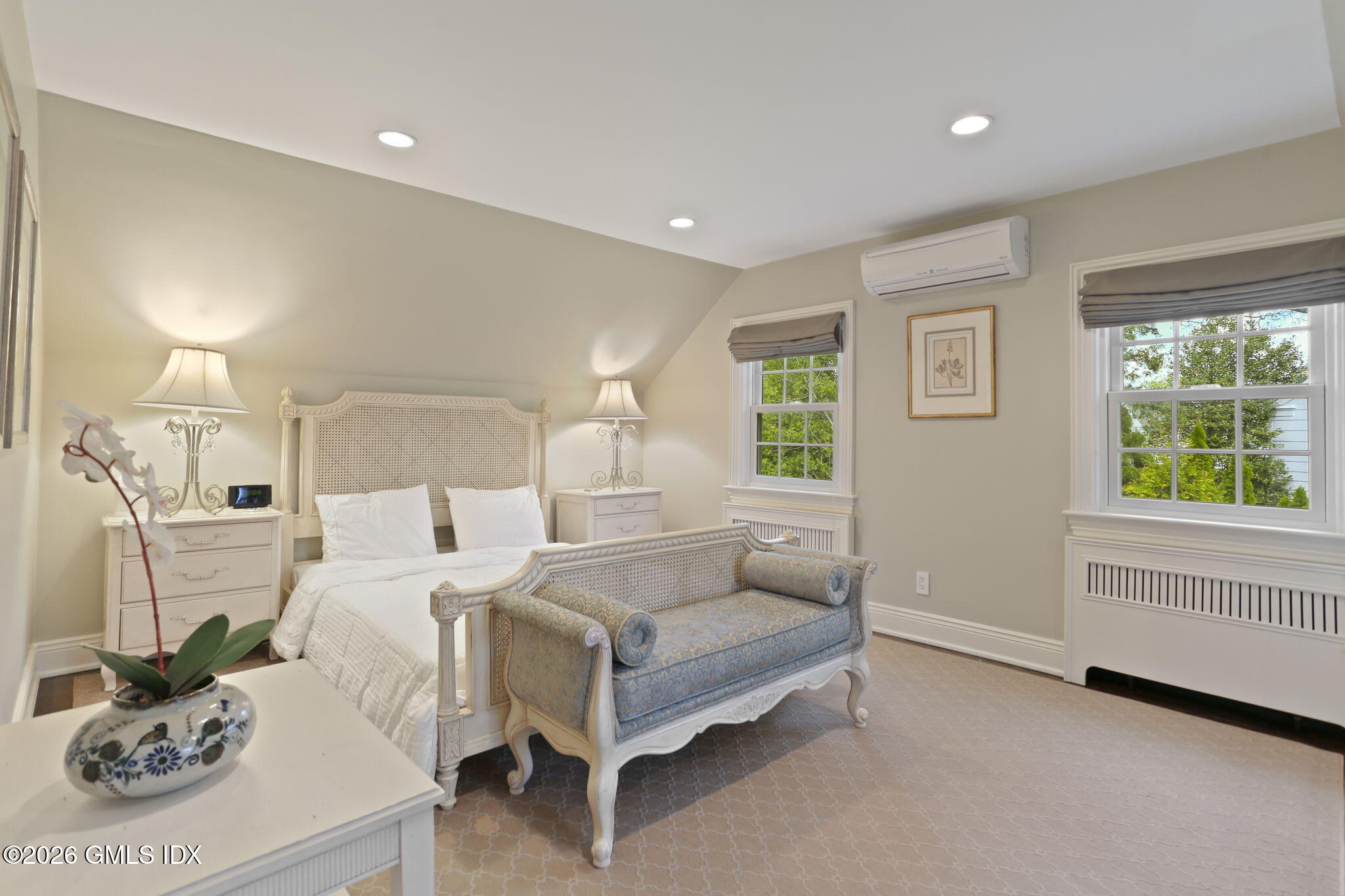 25 Lakewood Circle North