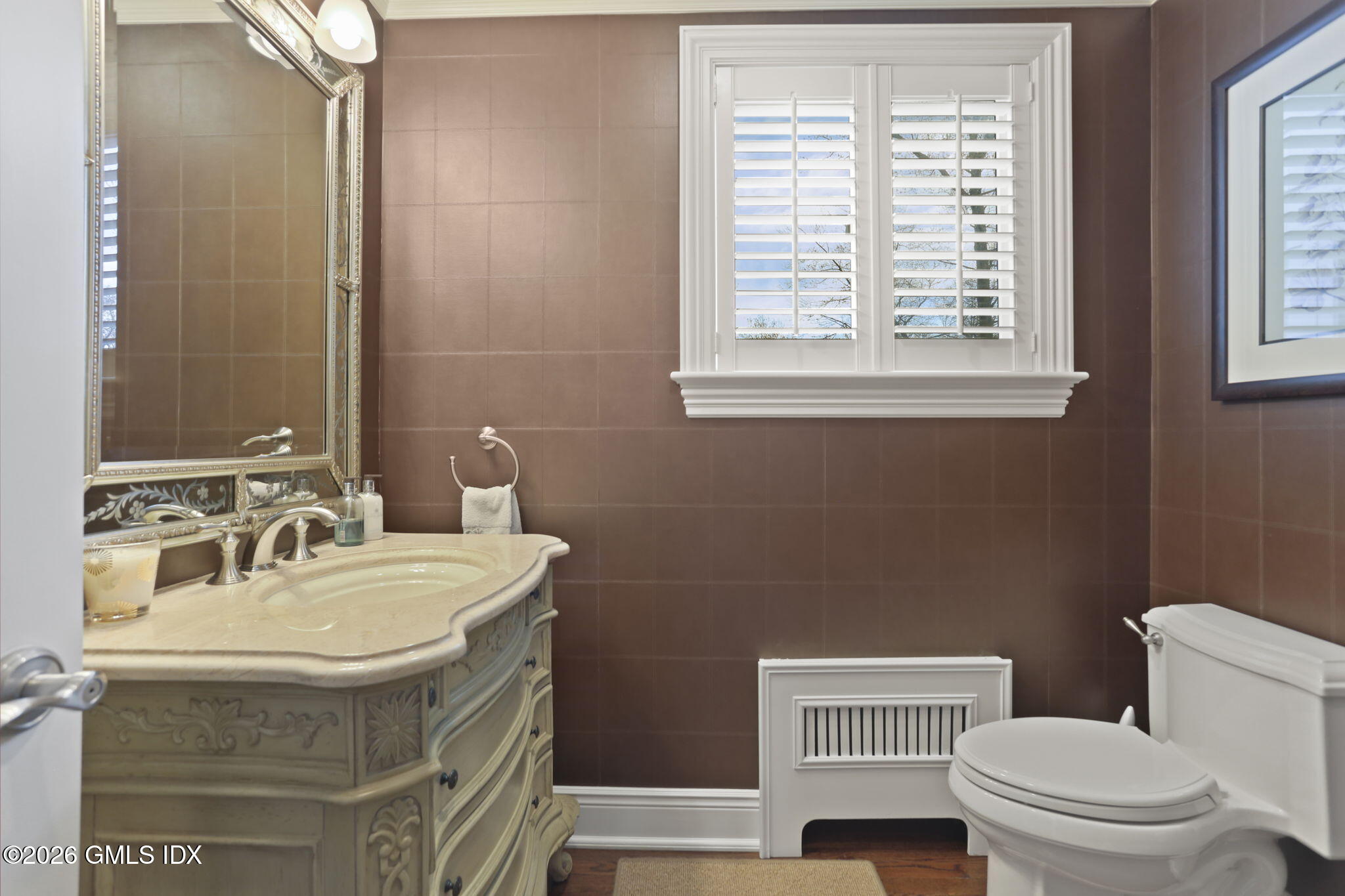 25 Lakewood Circle North