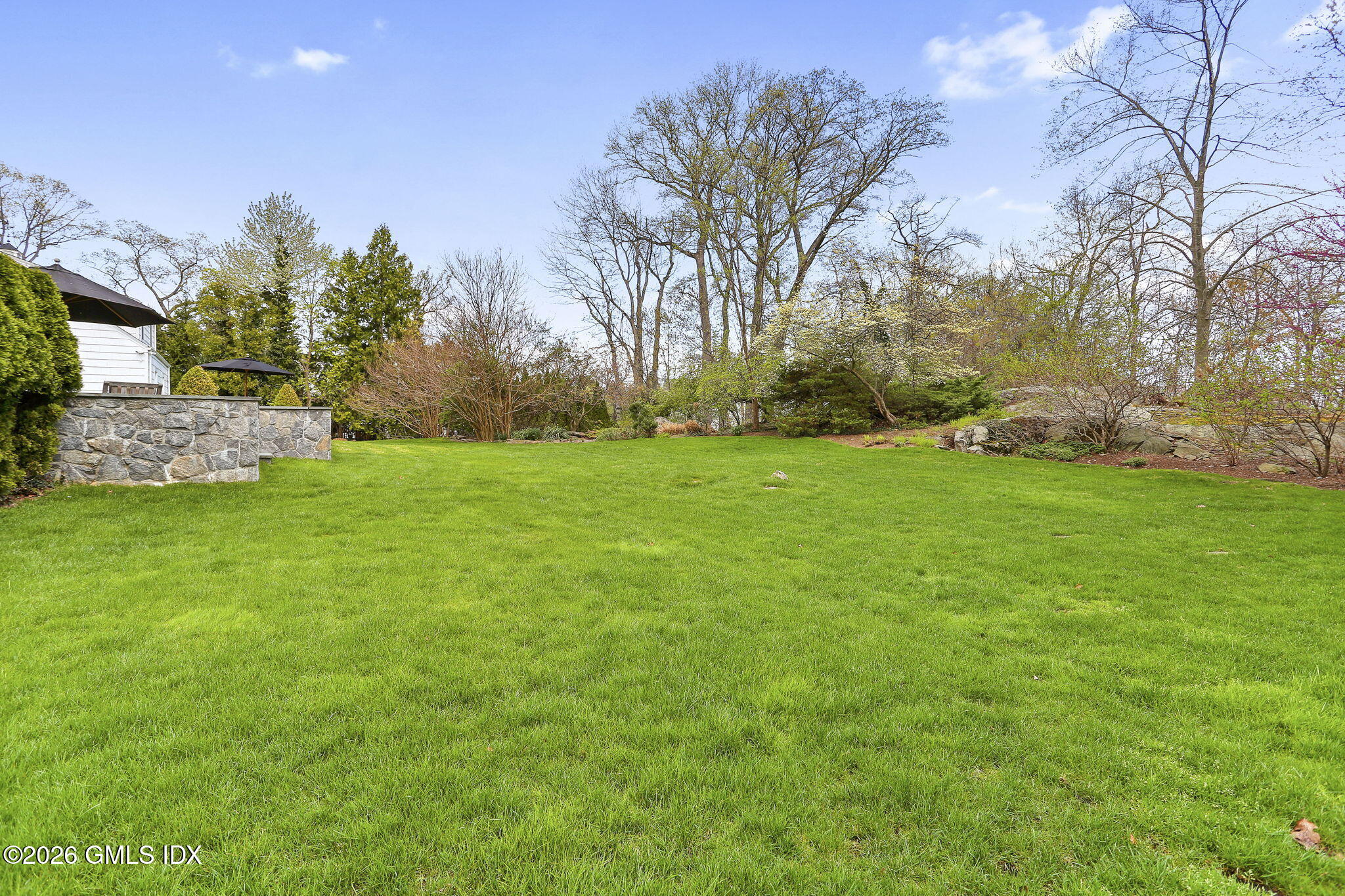 25 Lakewood Circle North