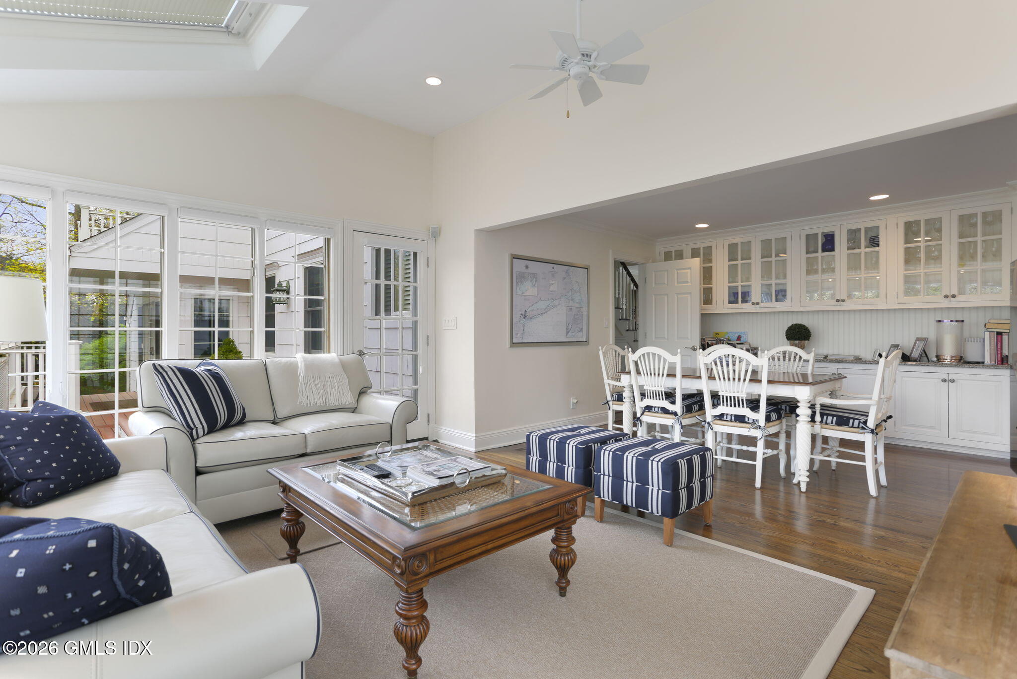 25 Lakewood Circle North