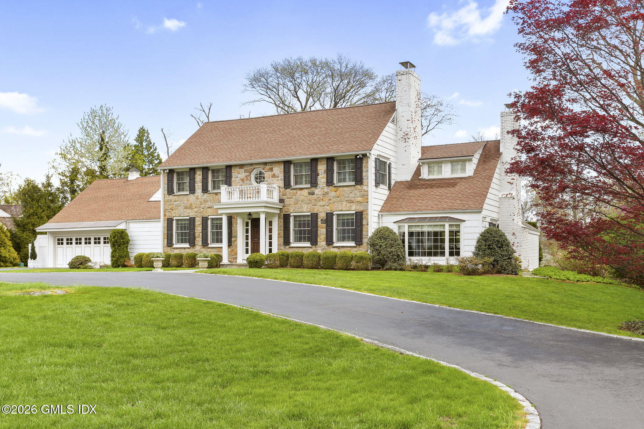 25 Lakewood Circle North