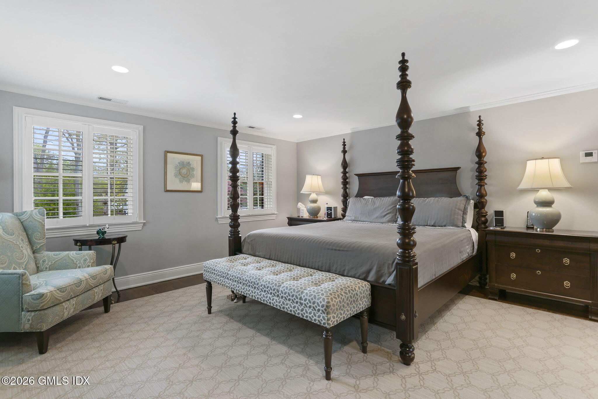 25 Lakewood Circle North