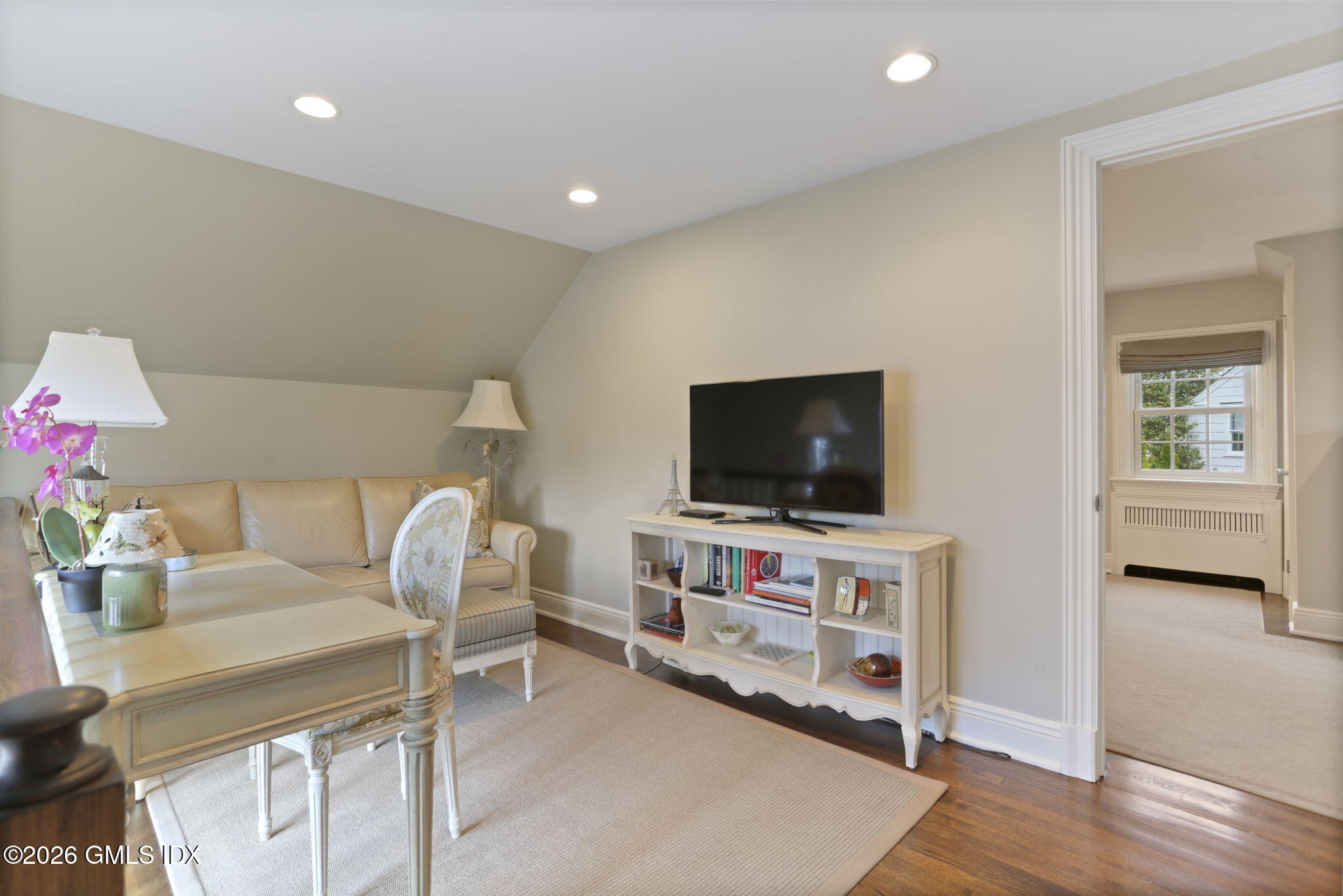 25 Lakewood Circle North