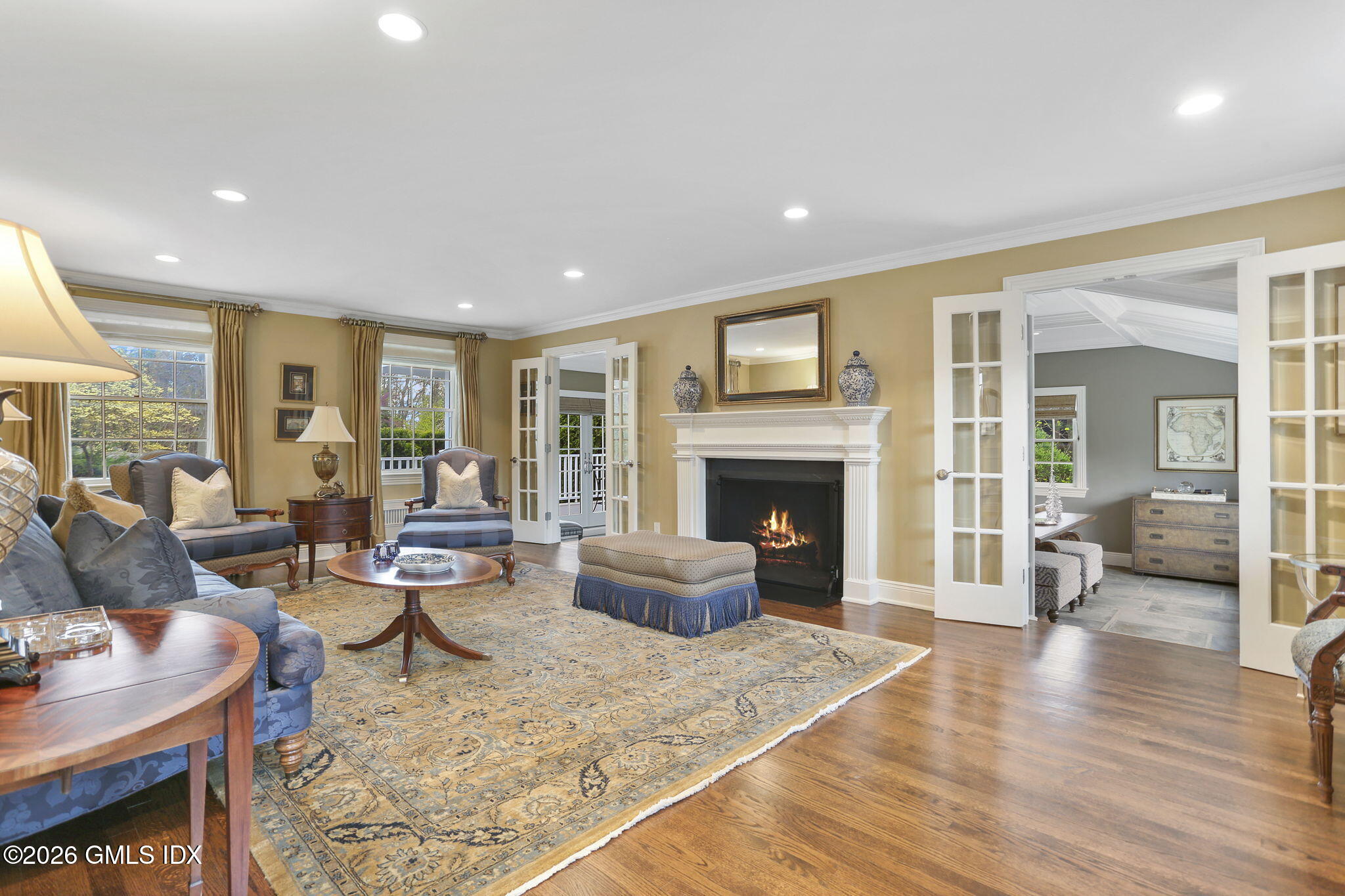 25 Lakewood Circle North