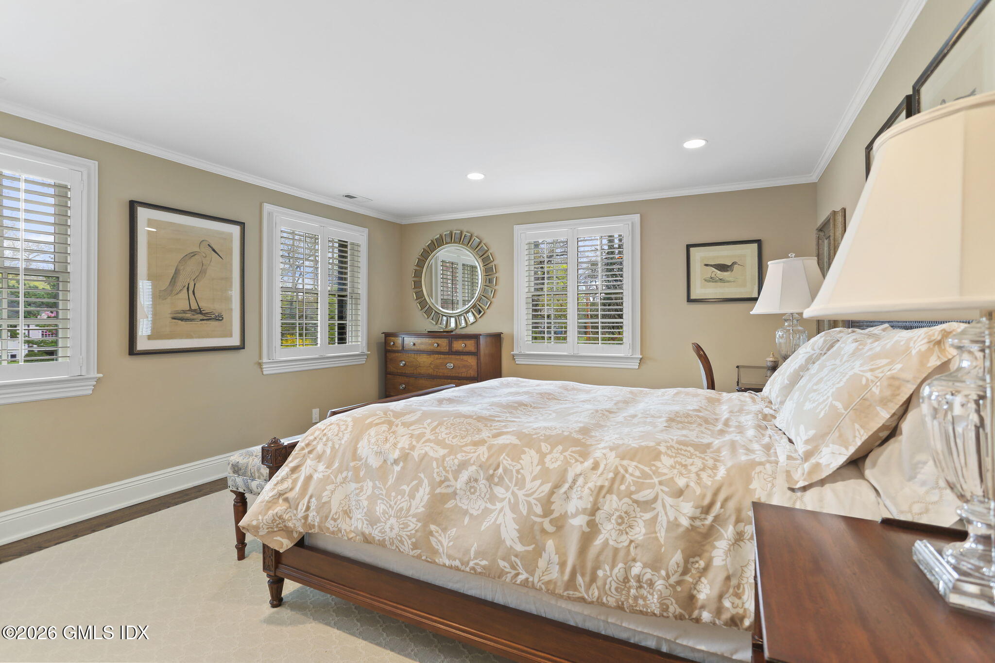 25 Lakewood Circle North