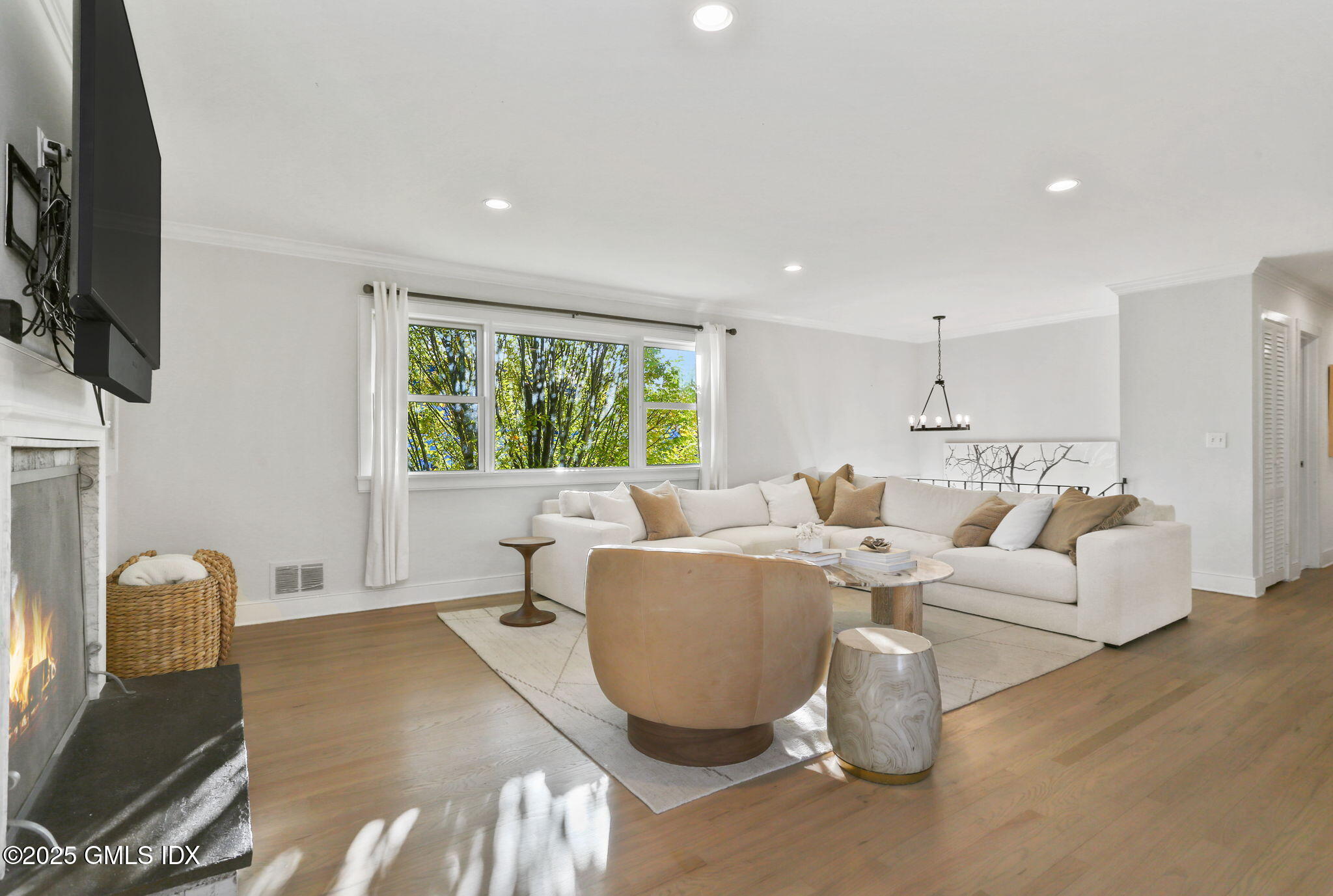 6 Meadowbank Road