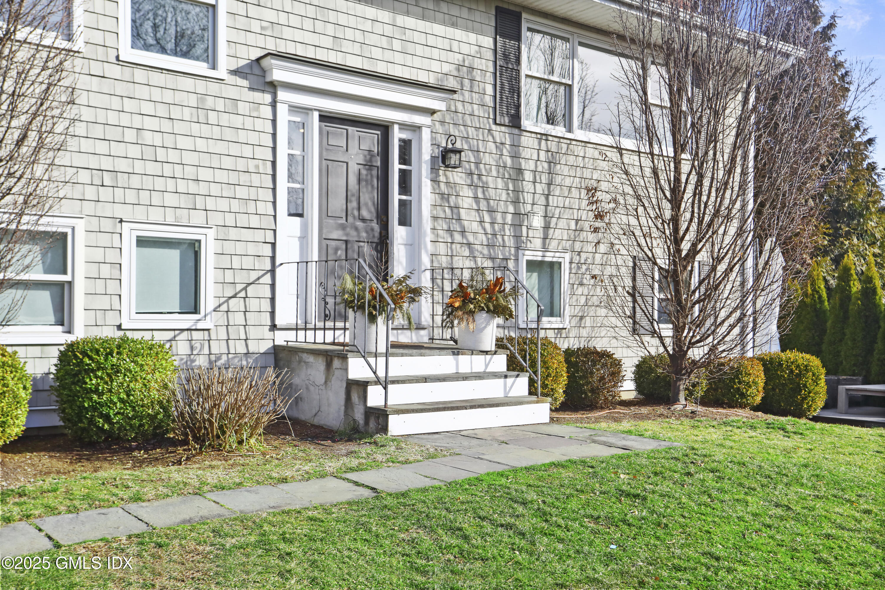 6 Meadowbank Road