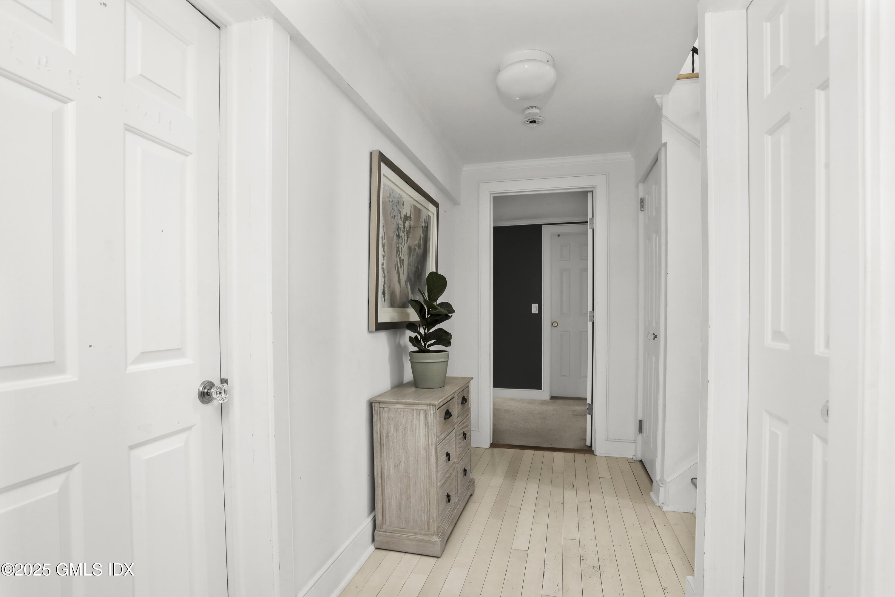6 Meadowbank Road
