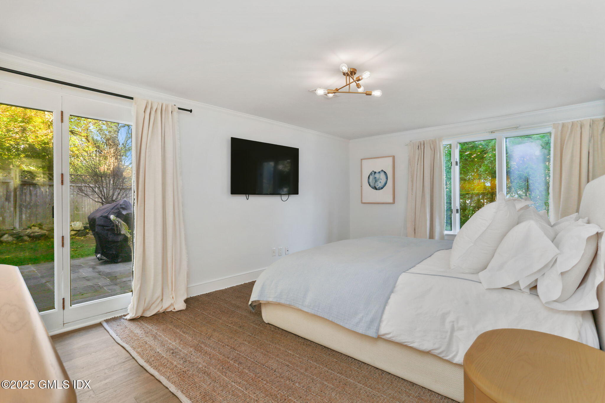 6 Meadowbank Road