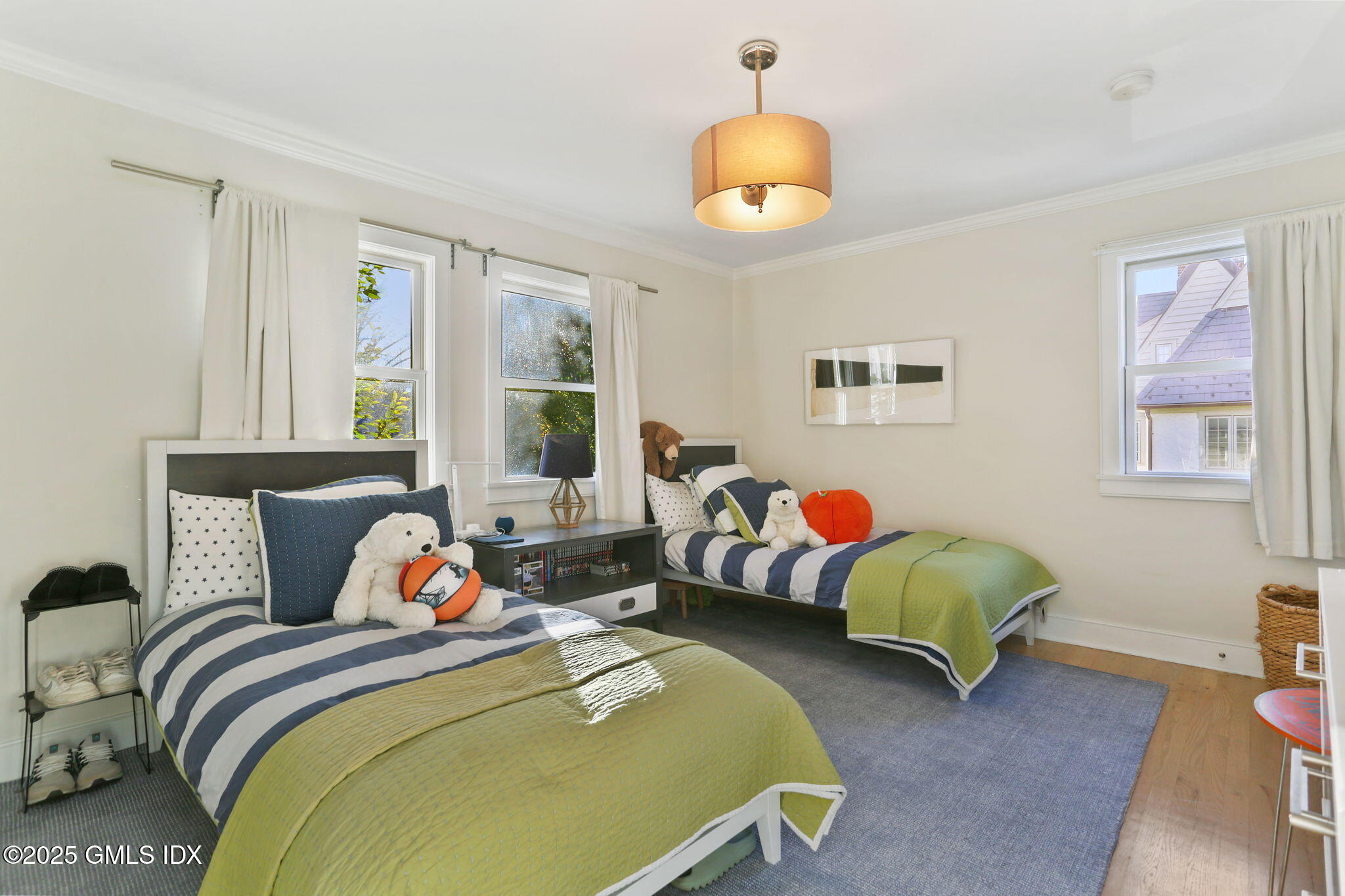 6 Meadowbank Road