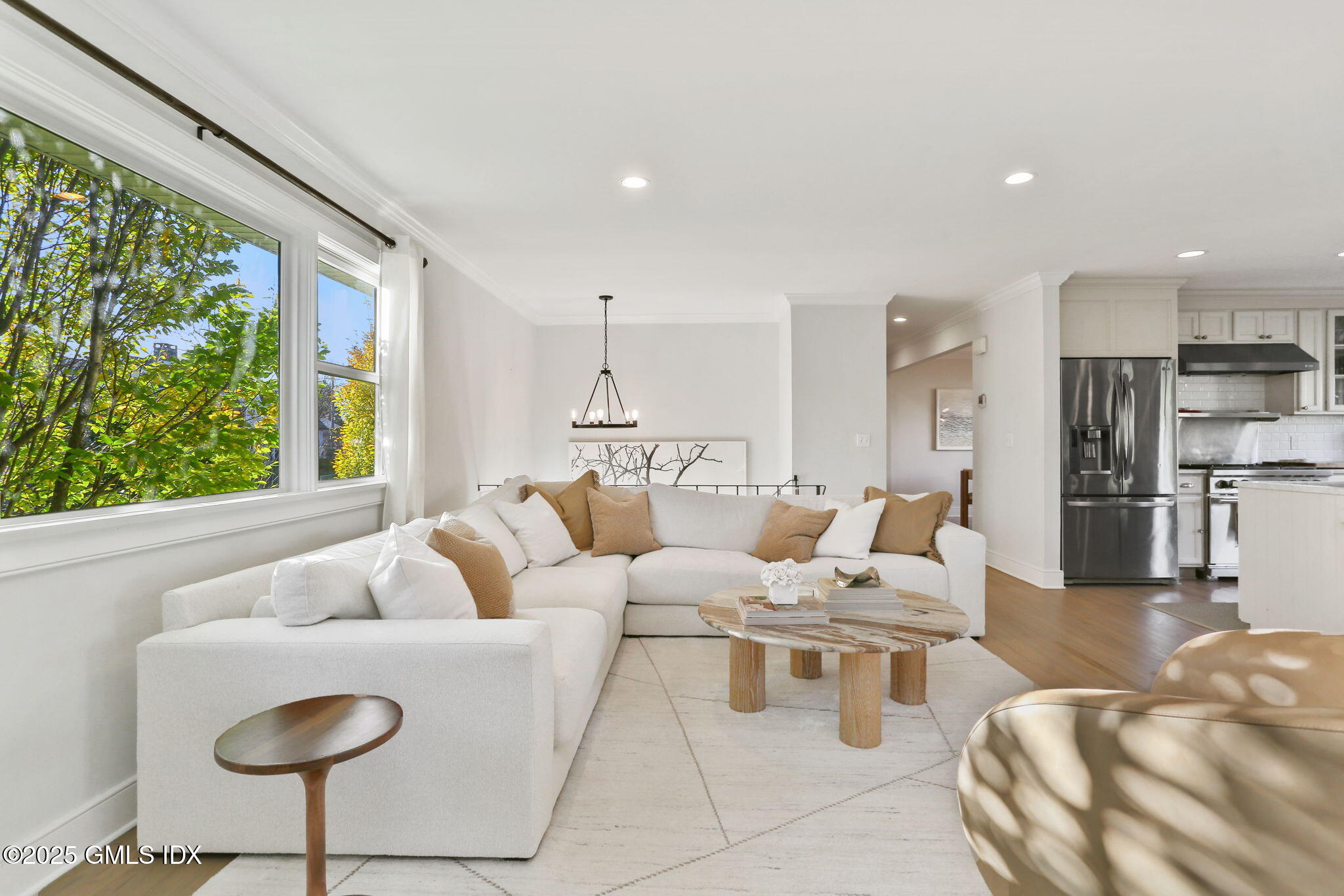 6 Meadowbank Road