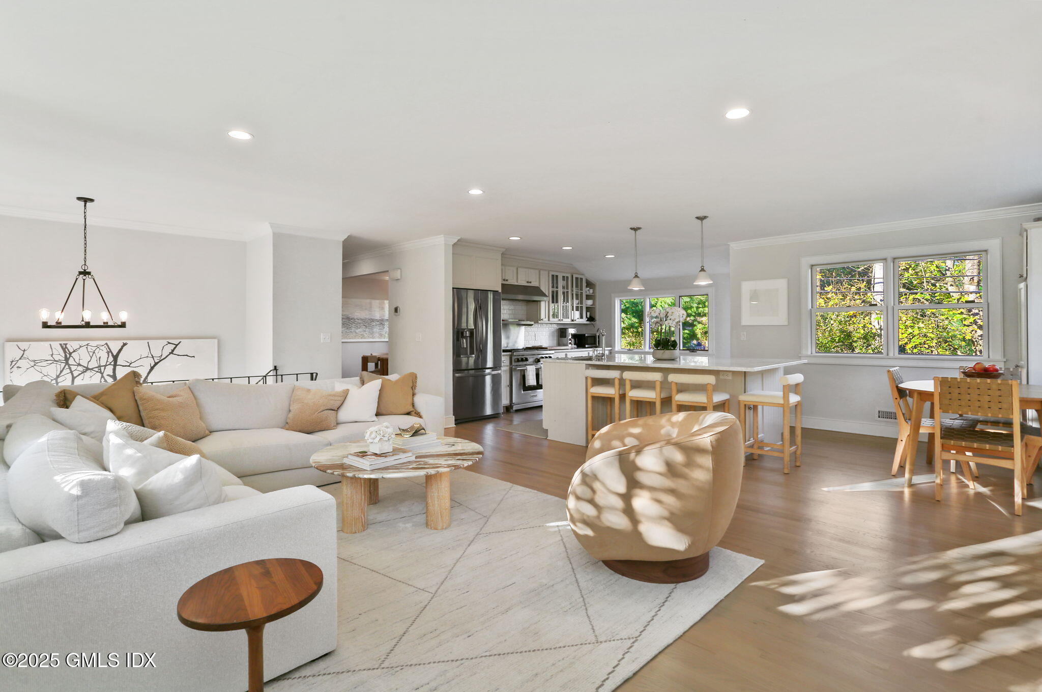 6 Meadowbank Road