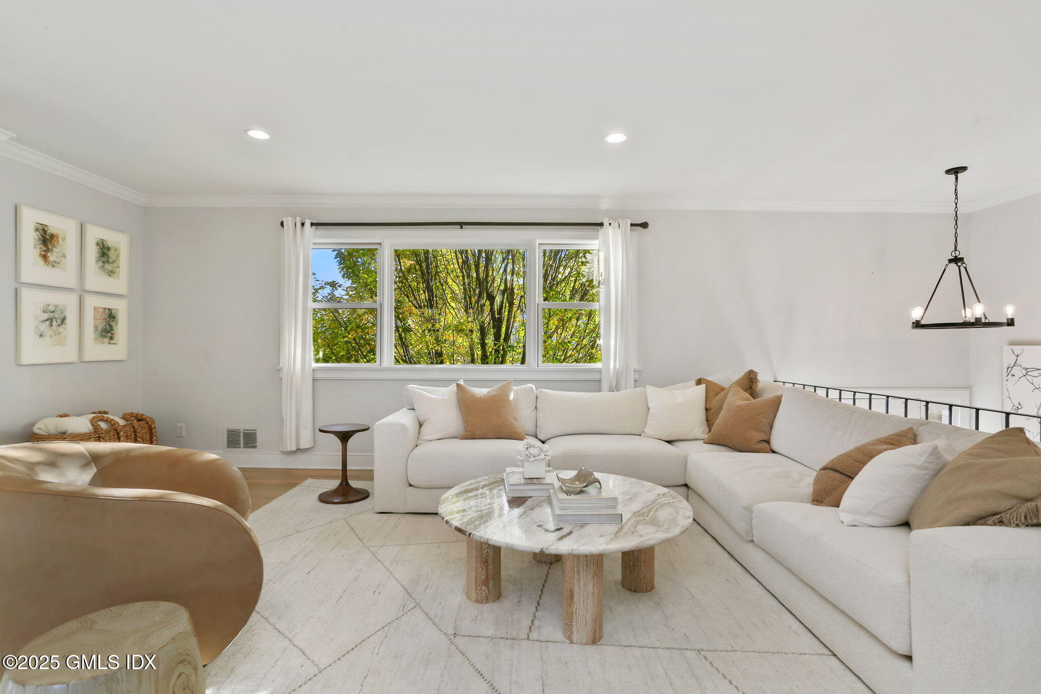 6 Meadowbank Road