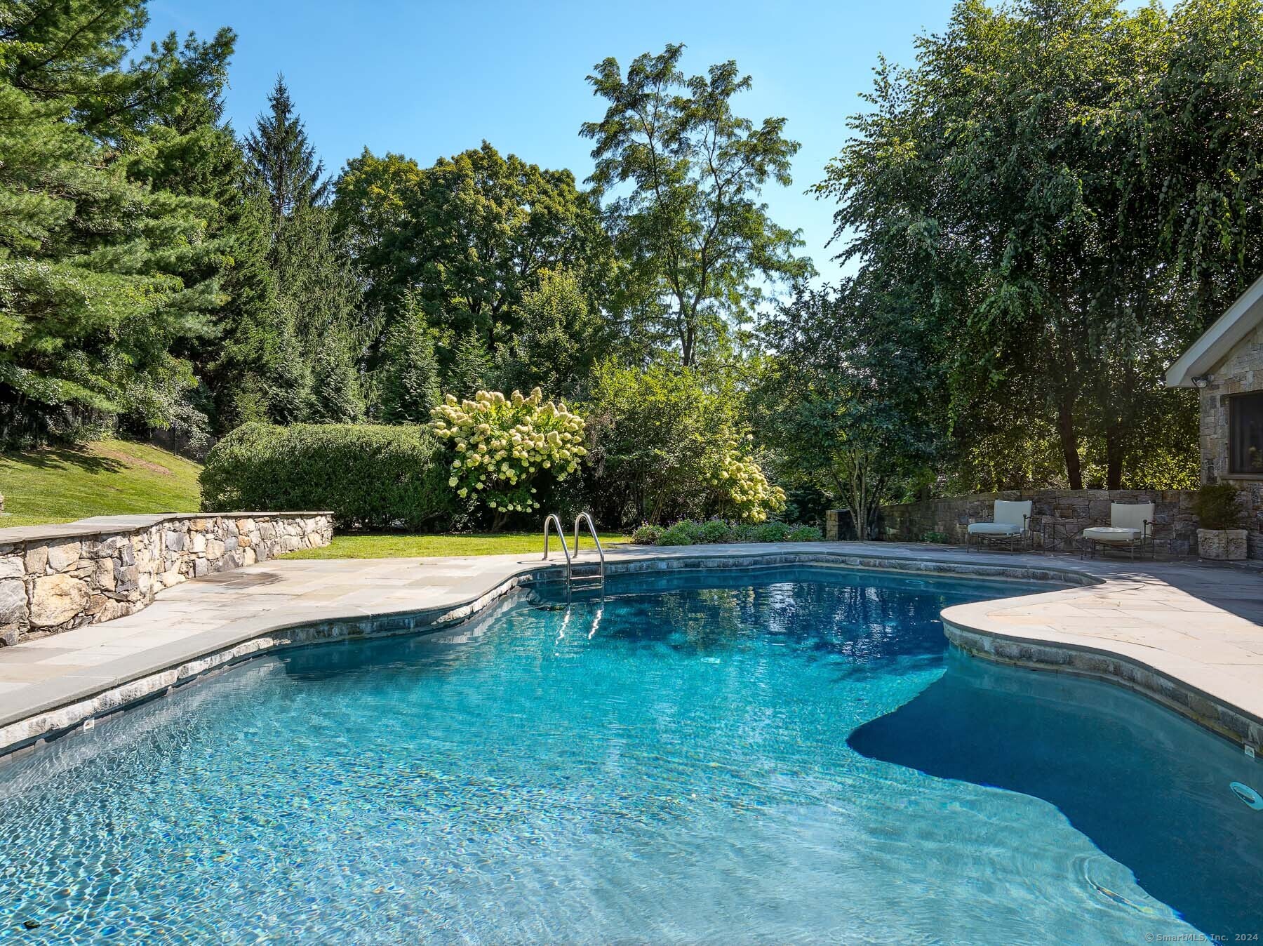 7 Cotswood Road