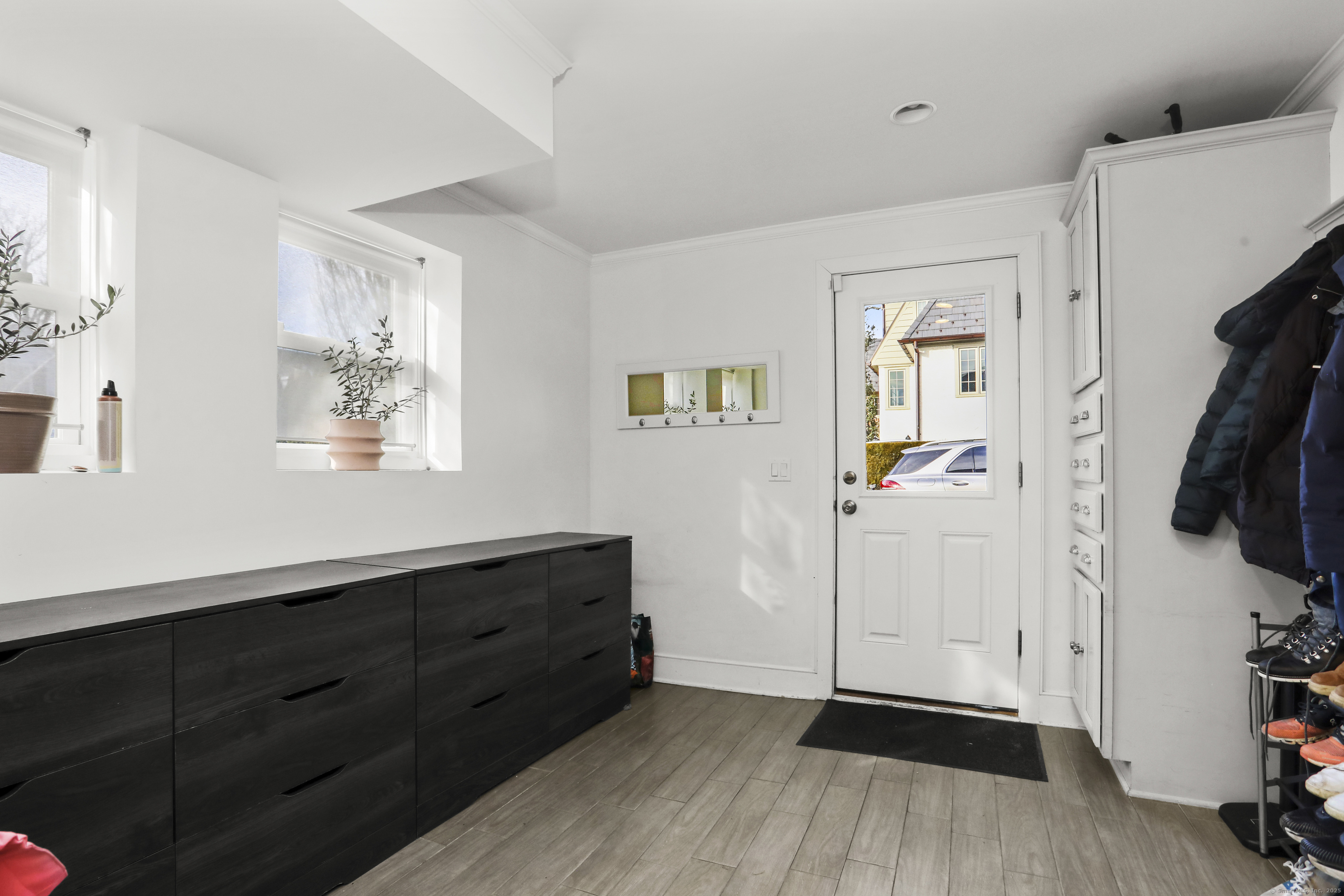 6 Meadowbank Road