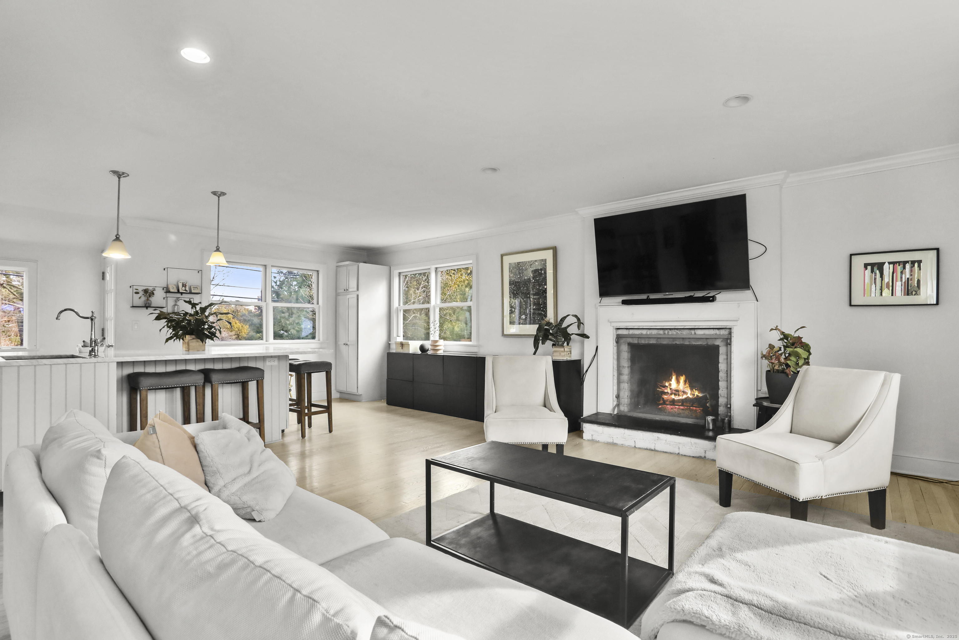 6 Meadowbank Road
