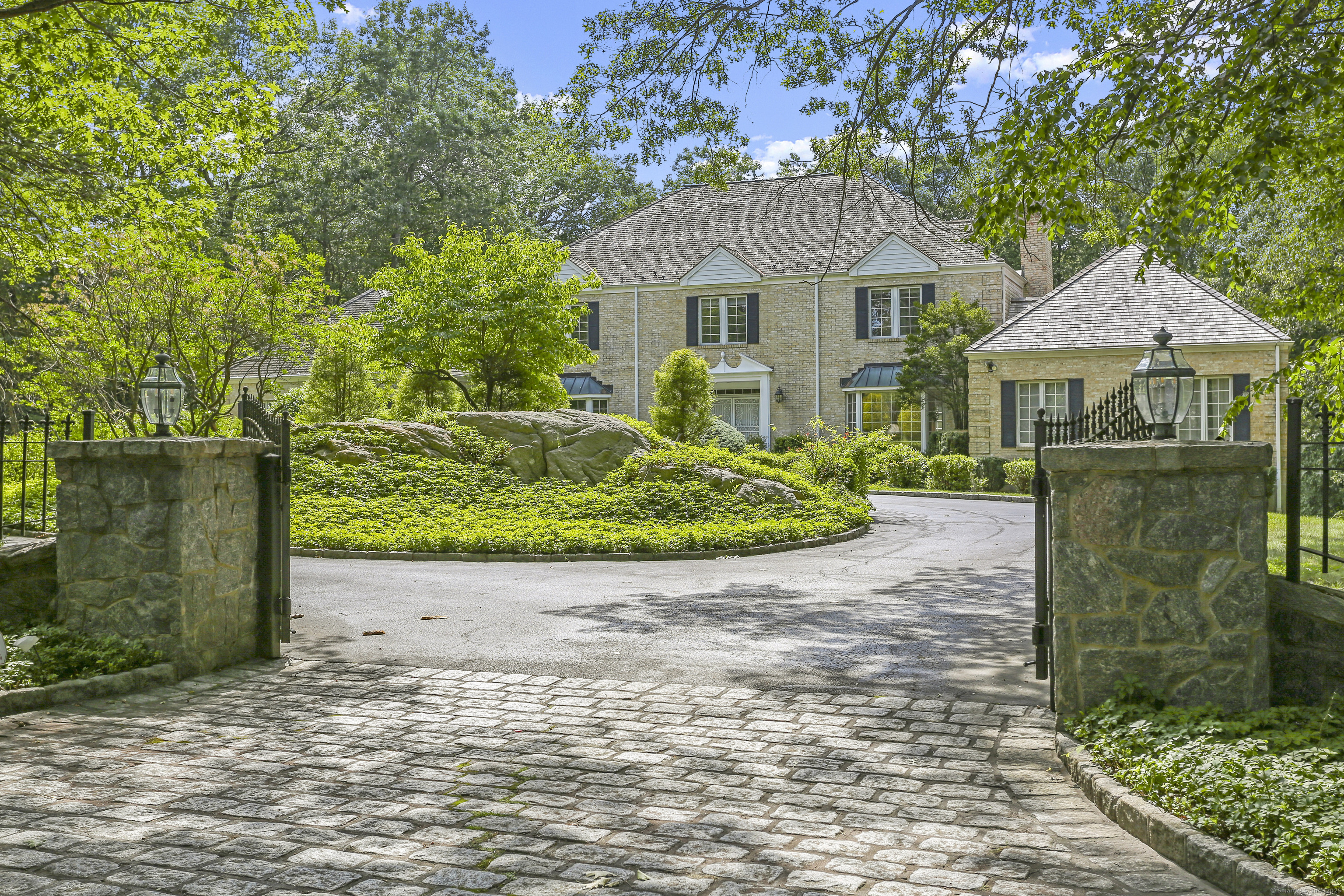 4 Mountain Laurel Drive
