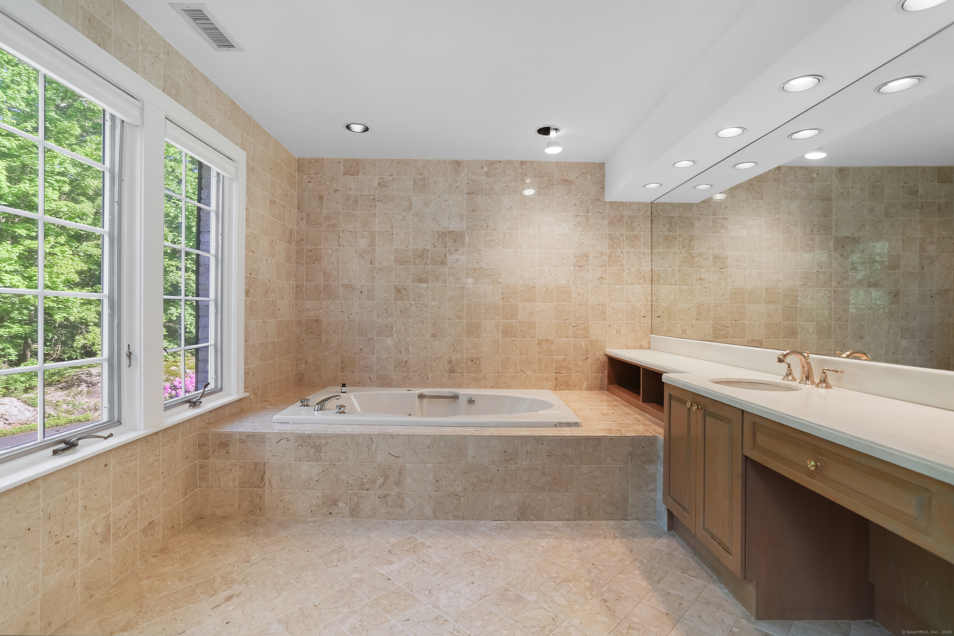 4 Mountain Laurel Drive