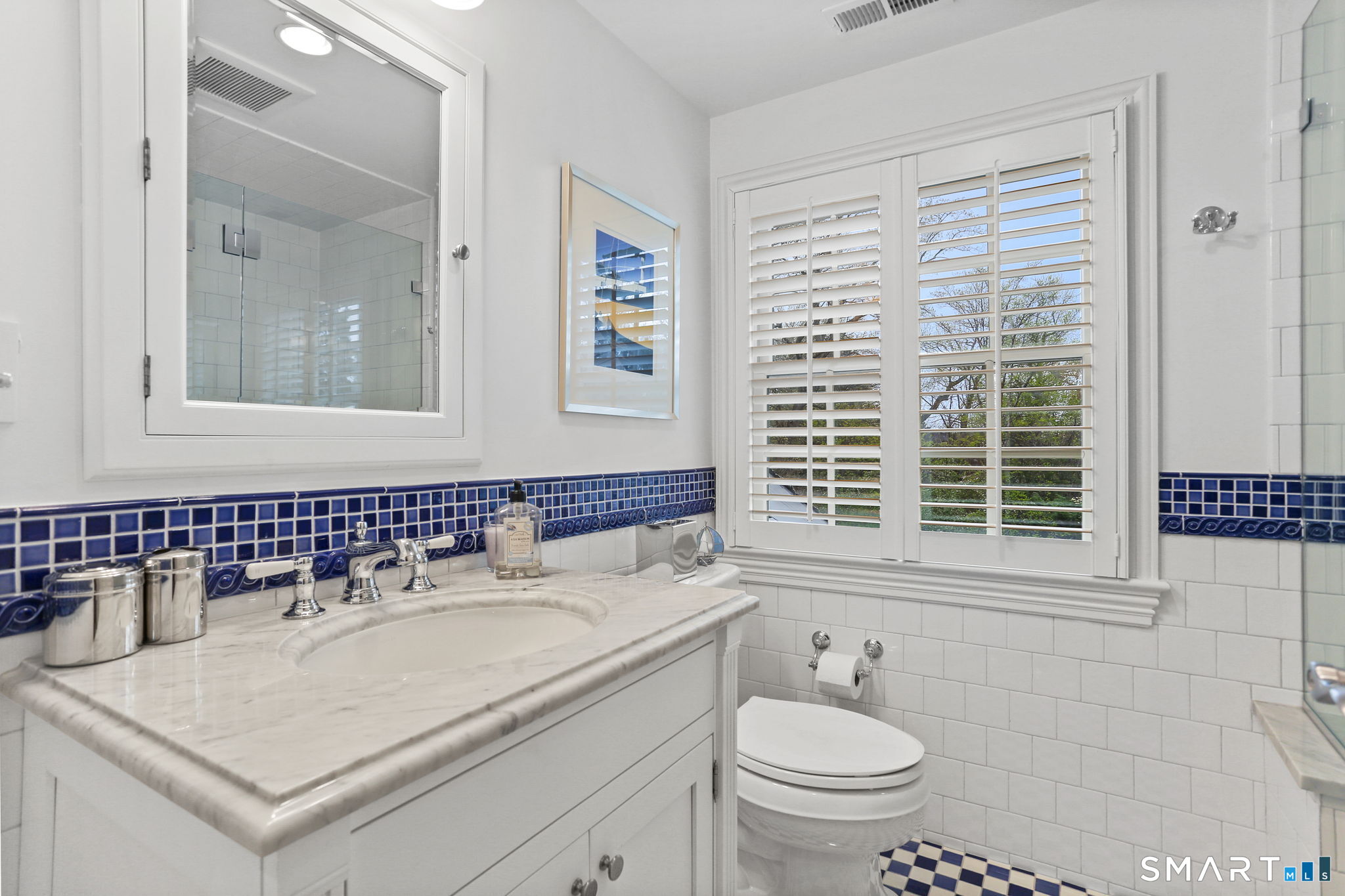 25 Lakewood Circle North