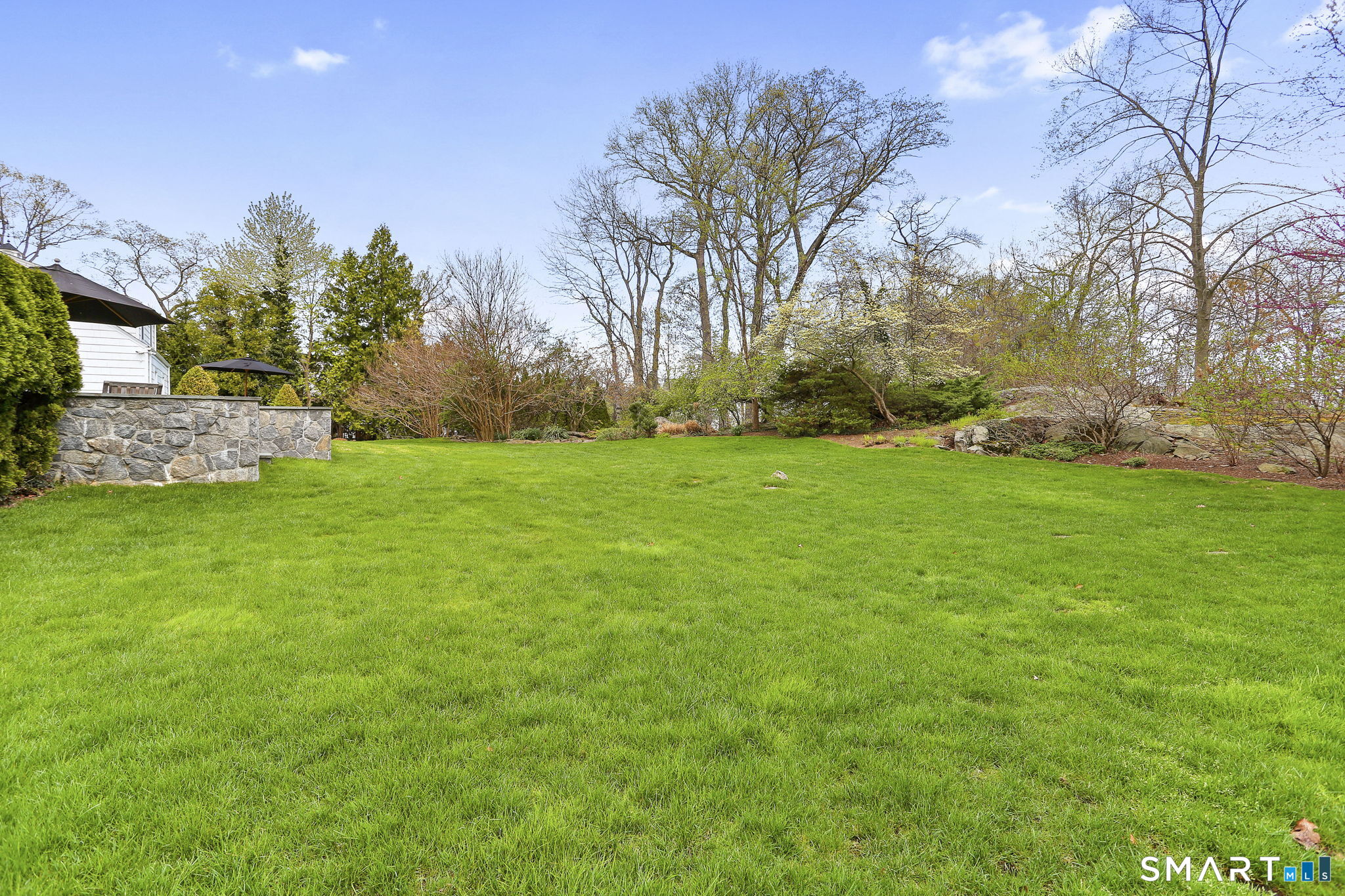 25 Lakewood Circle North