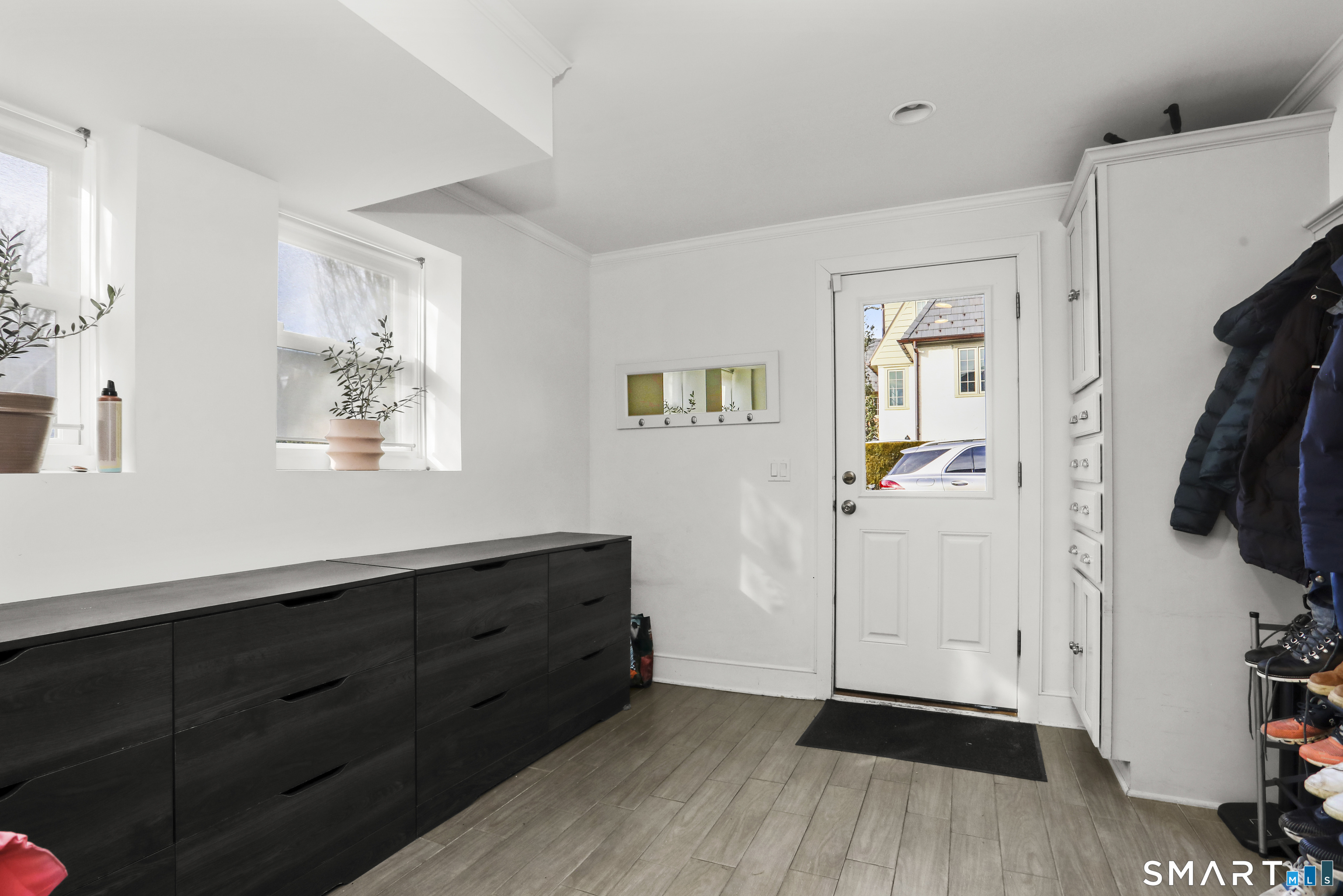6 Meadowbank Road