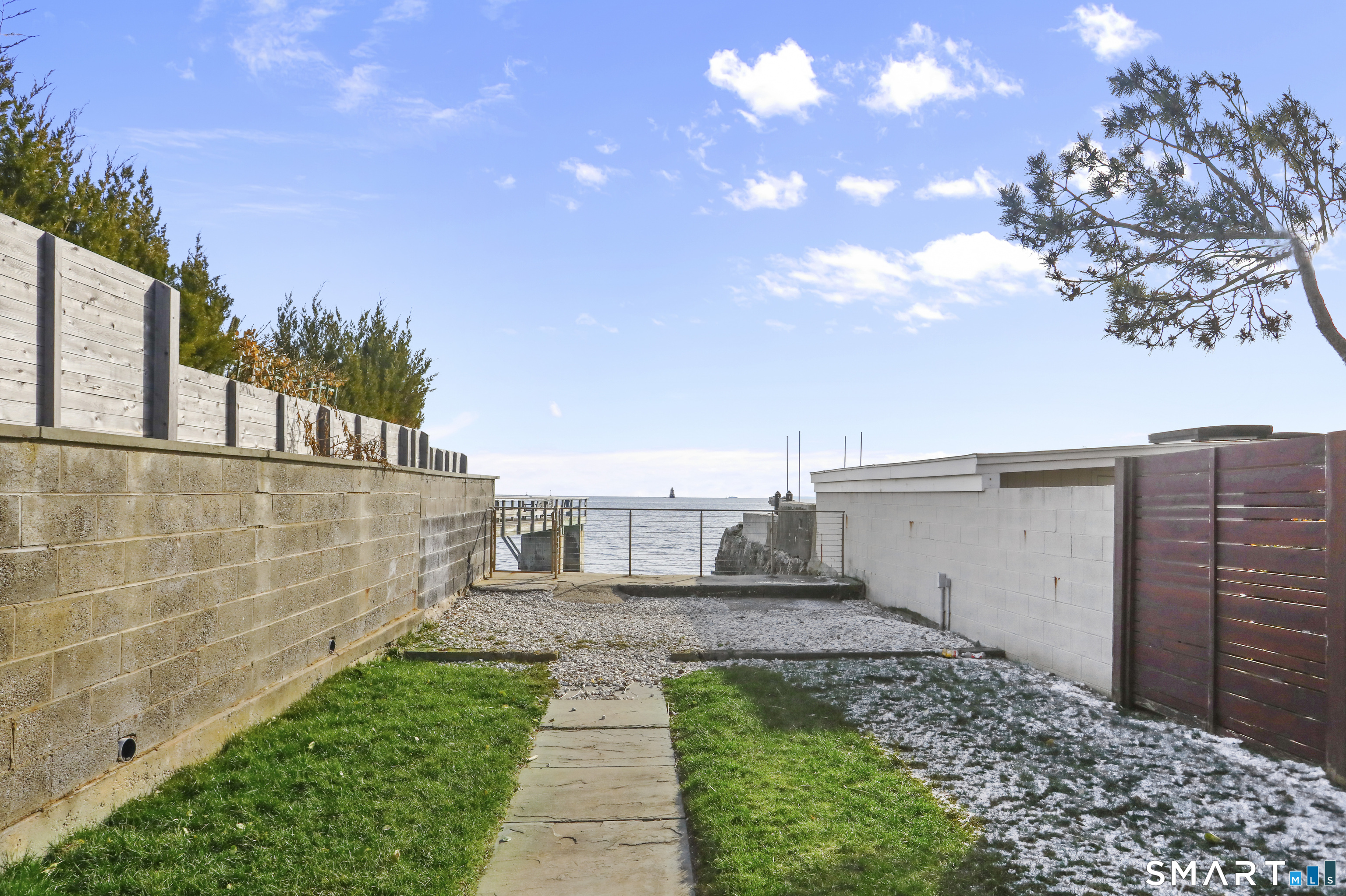 6 Meadowbank Road