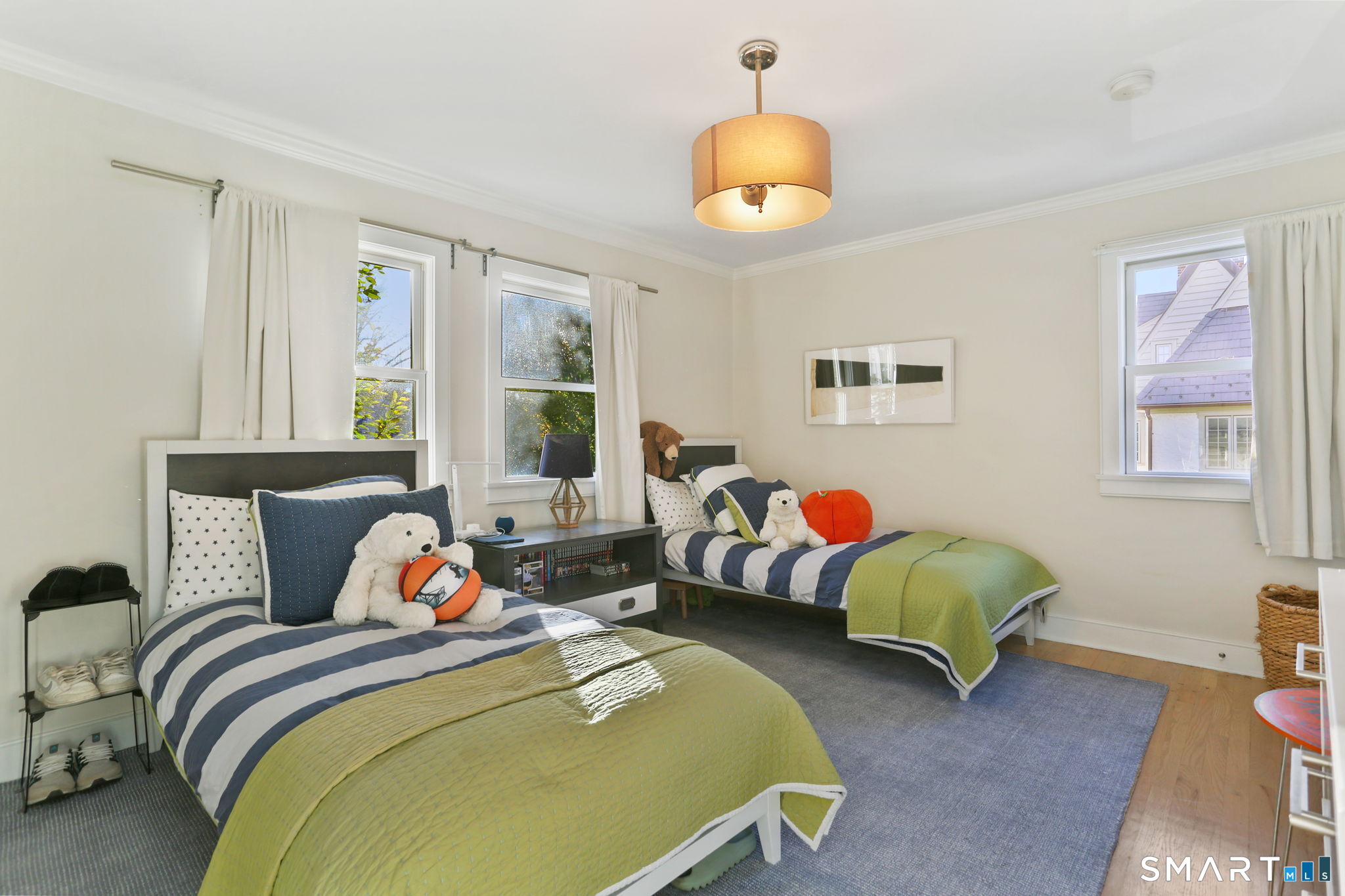 6 Meadowbank Road
