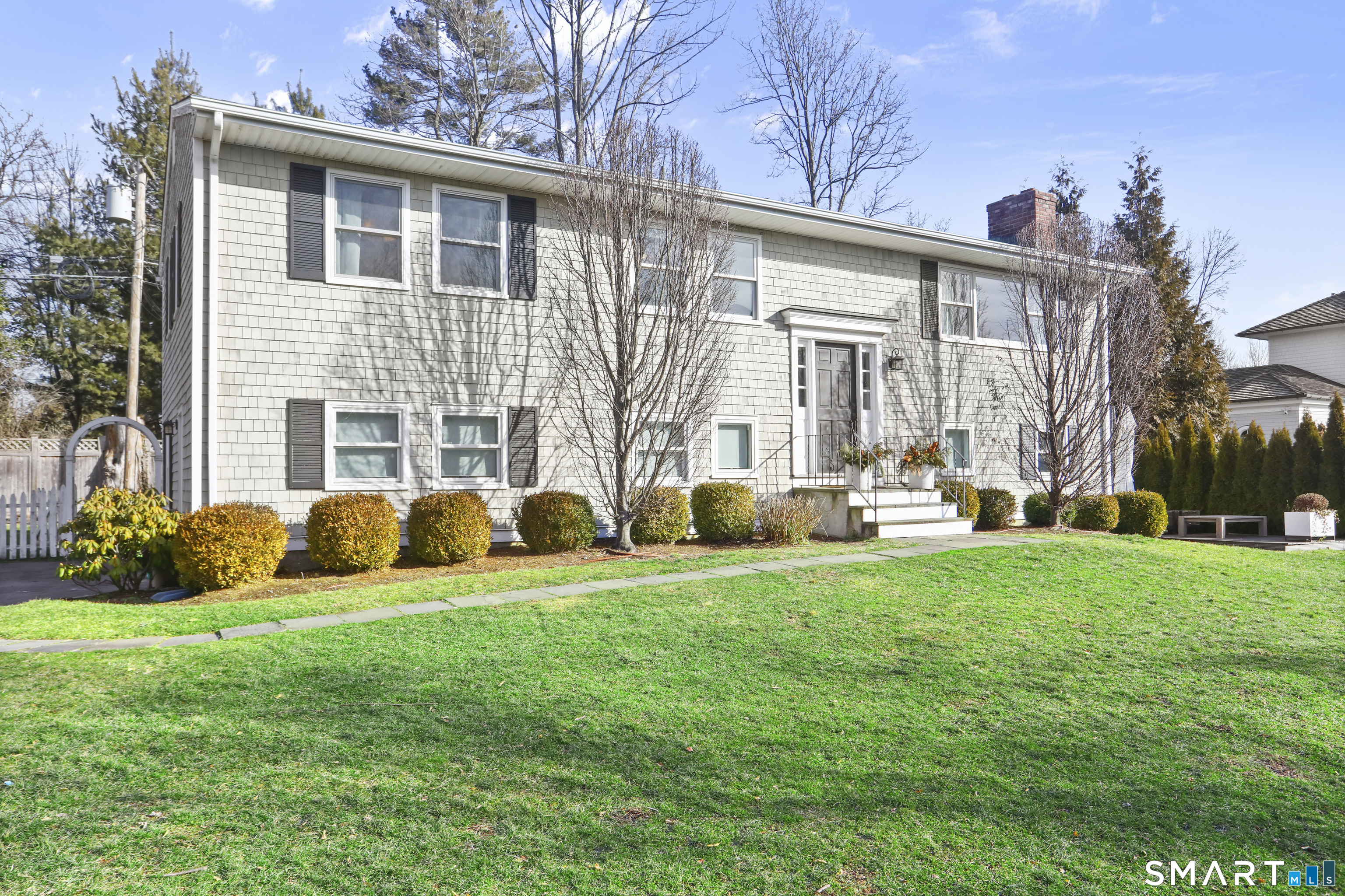 6 Meadowbank Road