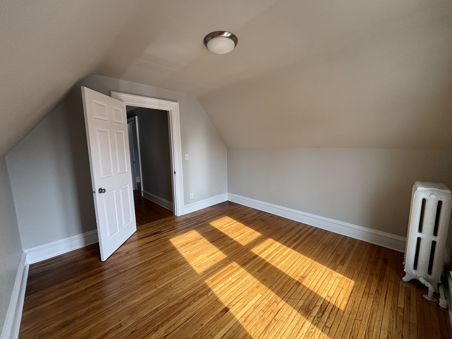 122 E 2nd Street