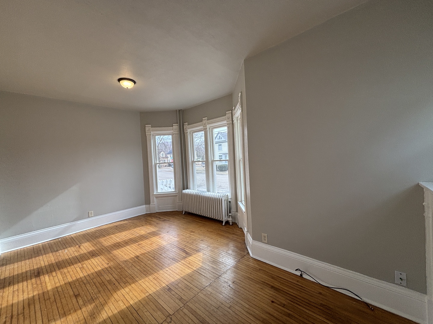122 E 2nd Street